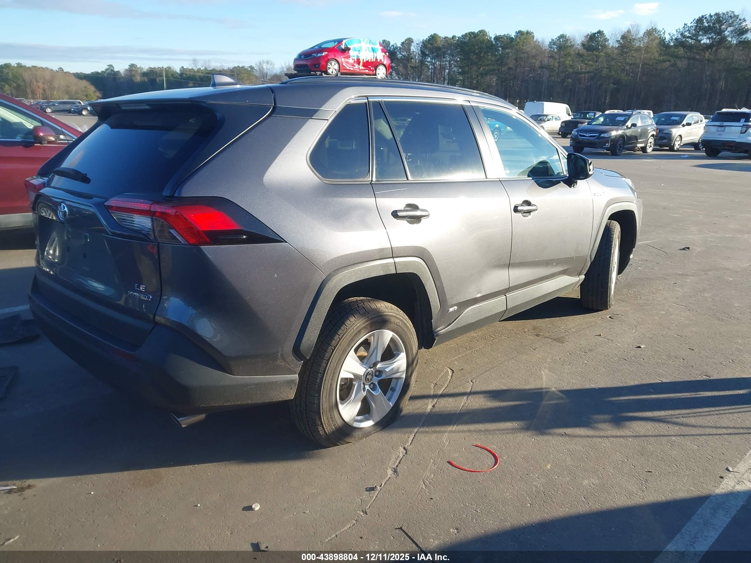 TOYOTA RAV4 image 4