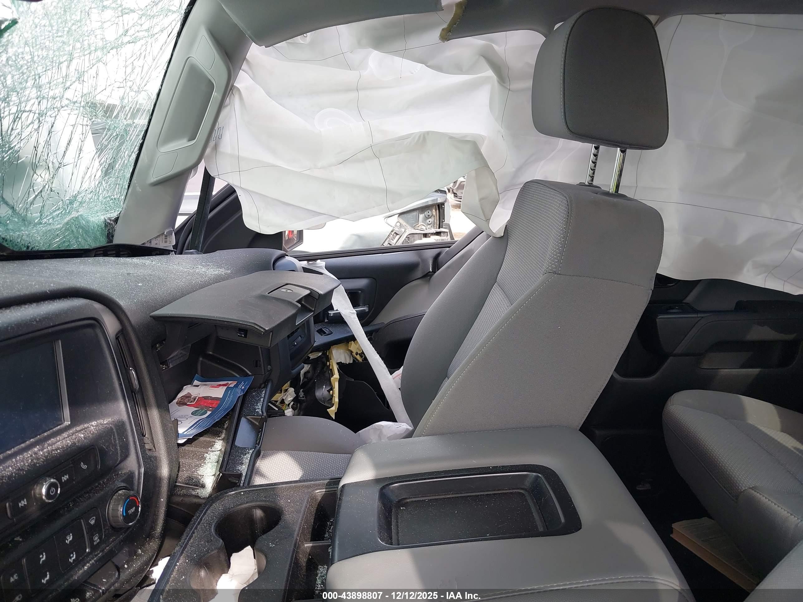CHEVROLET SILVERADO image 5