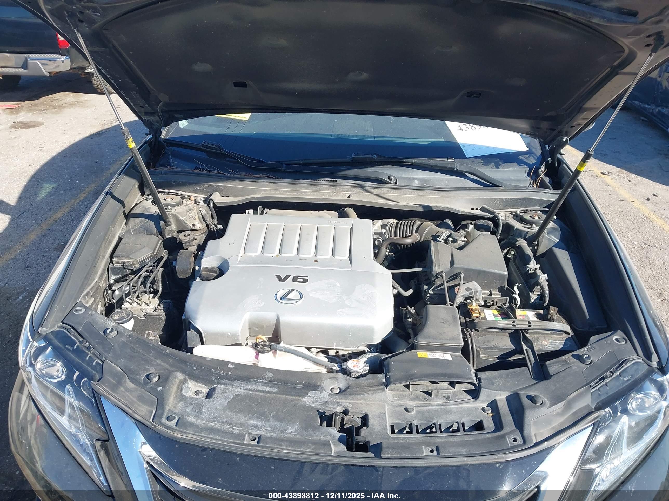 LEXUS ES image 10