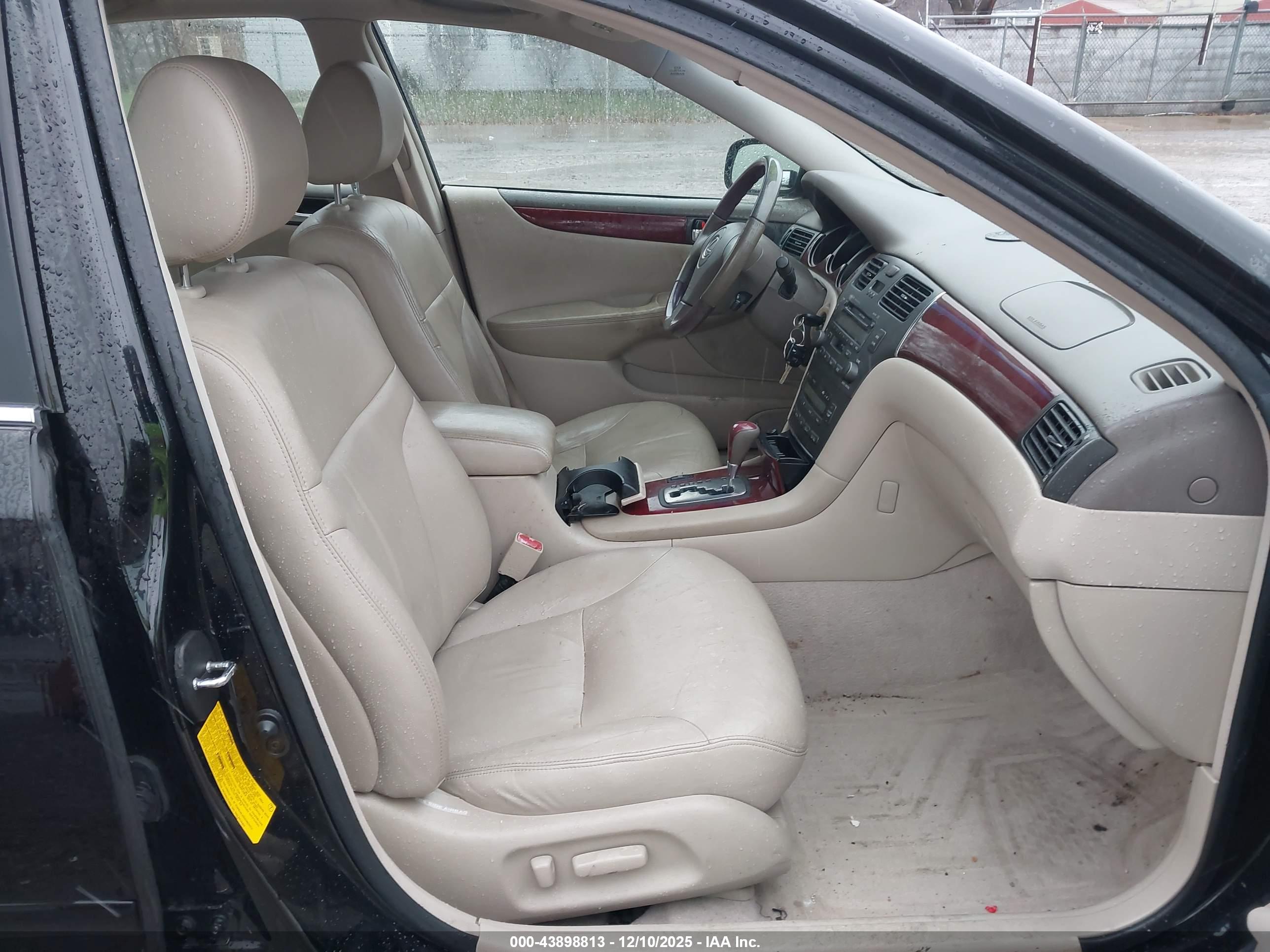 LEXUS ES image 5