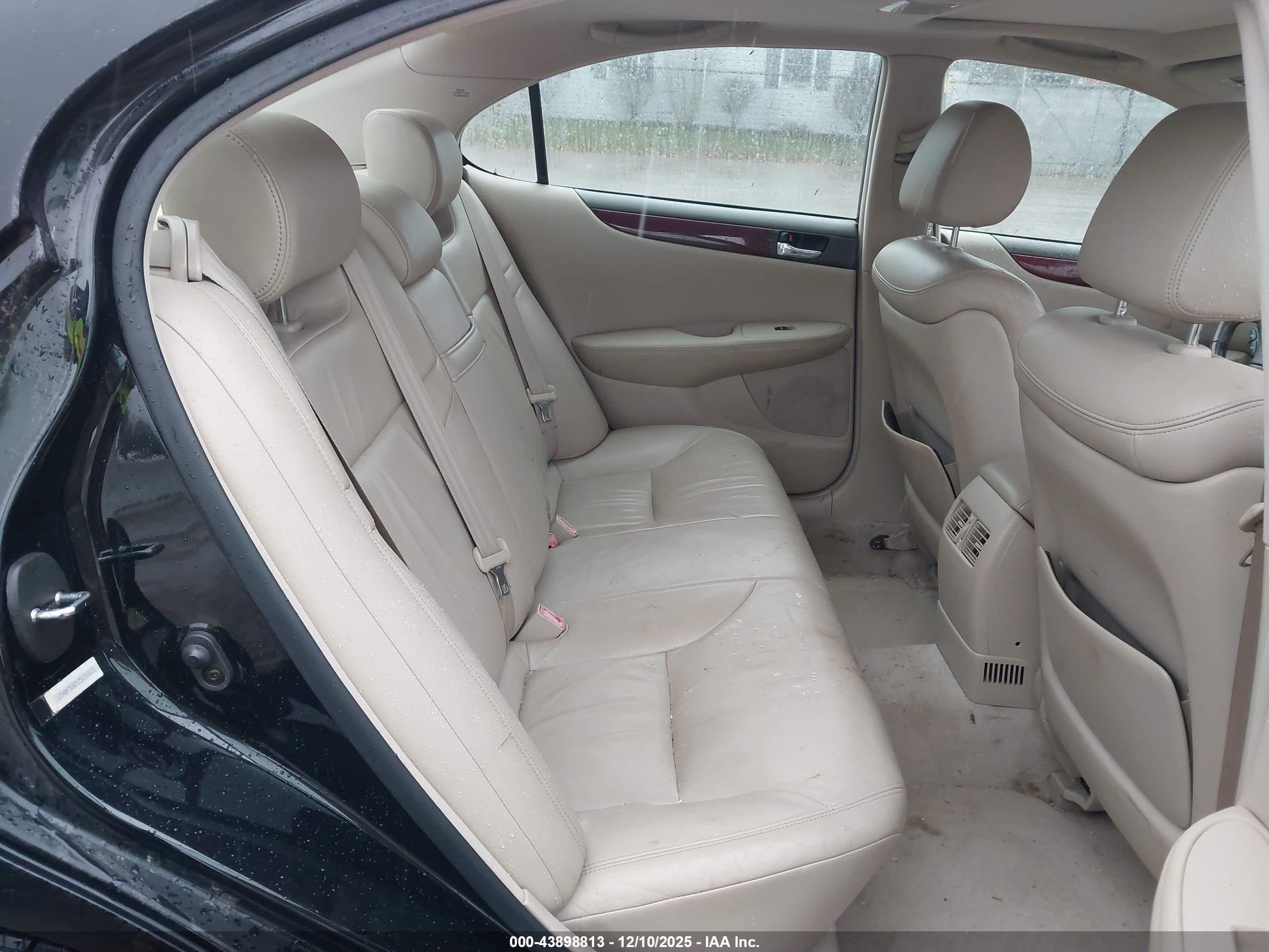 LEXUS ES image 8