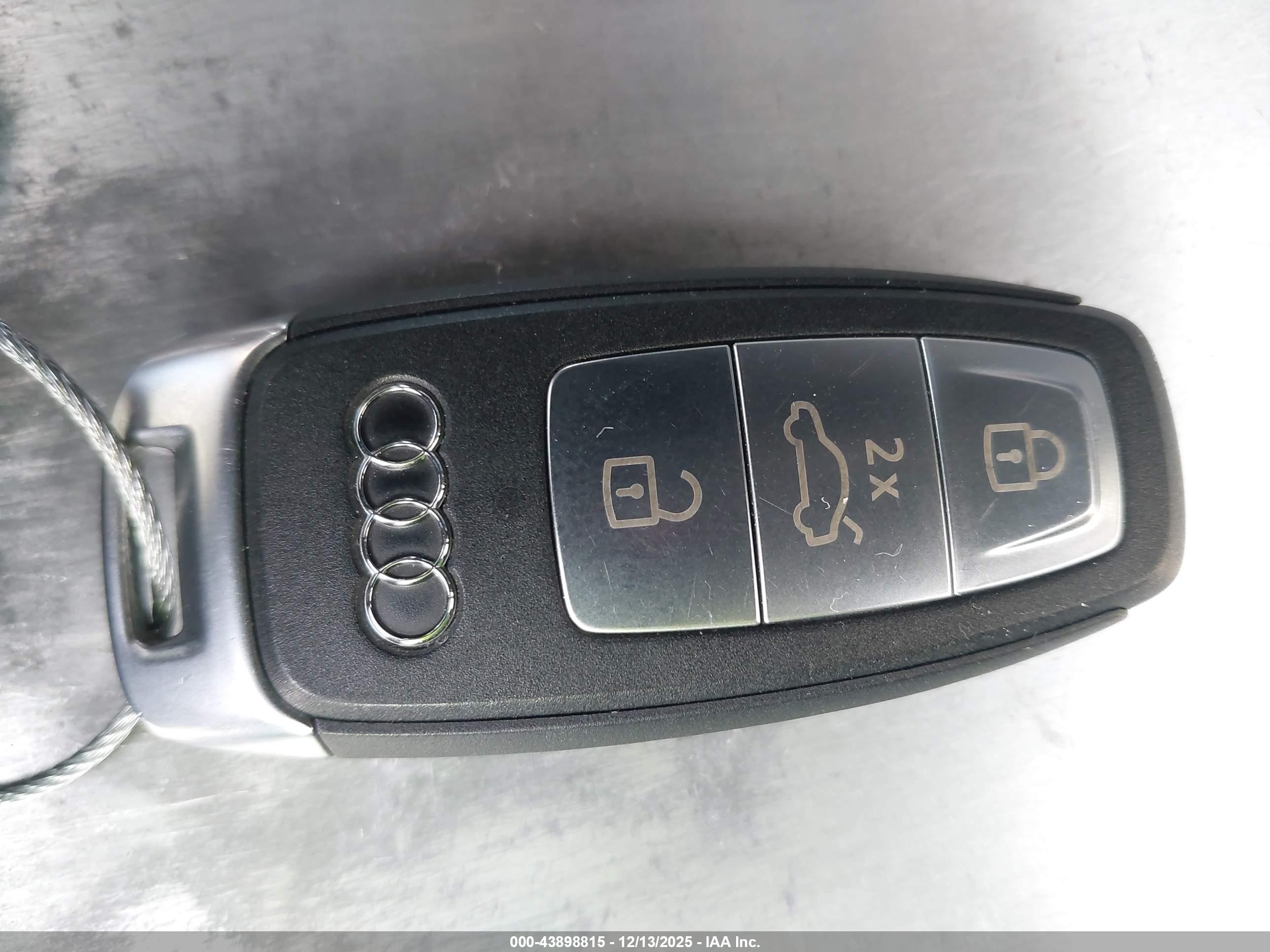 AUDI Q4 image 11