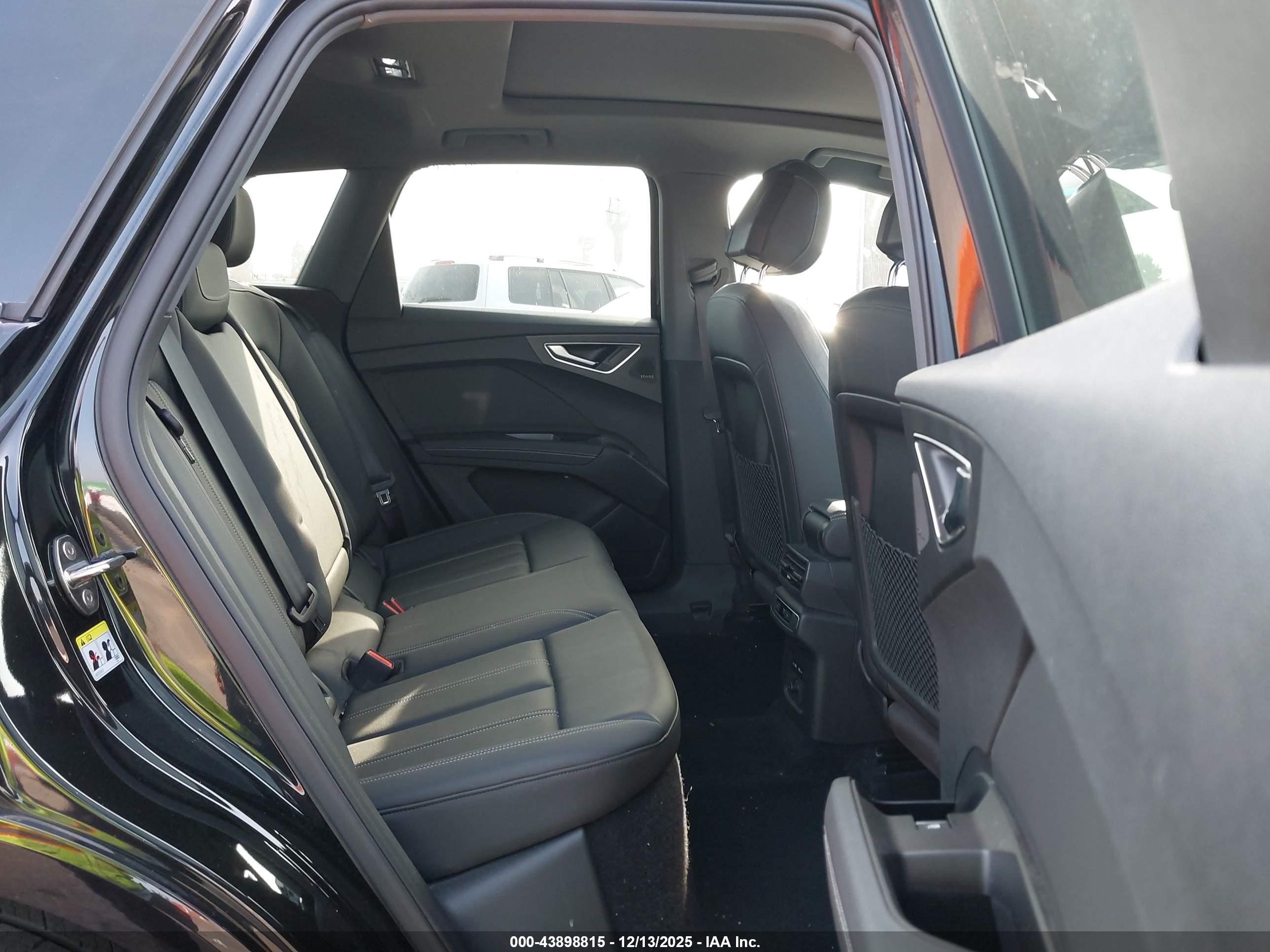 AUDI Q4 image 8