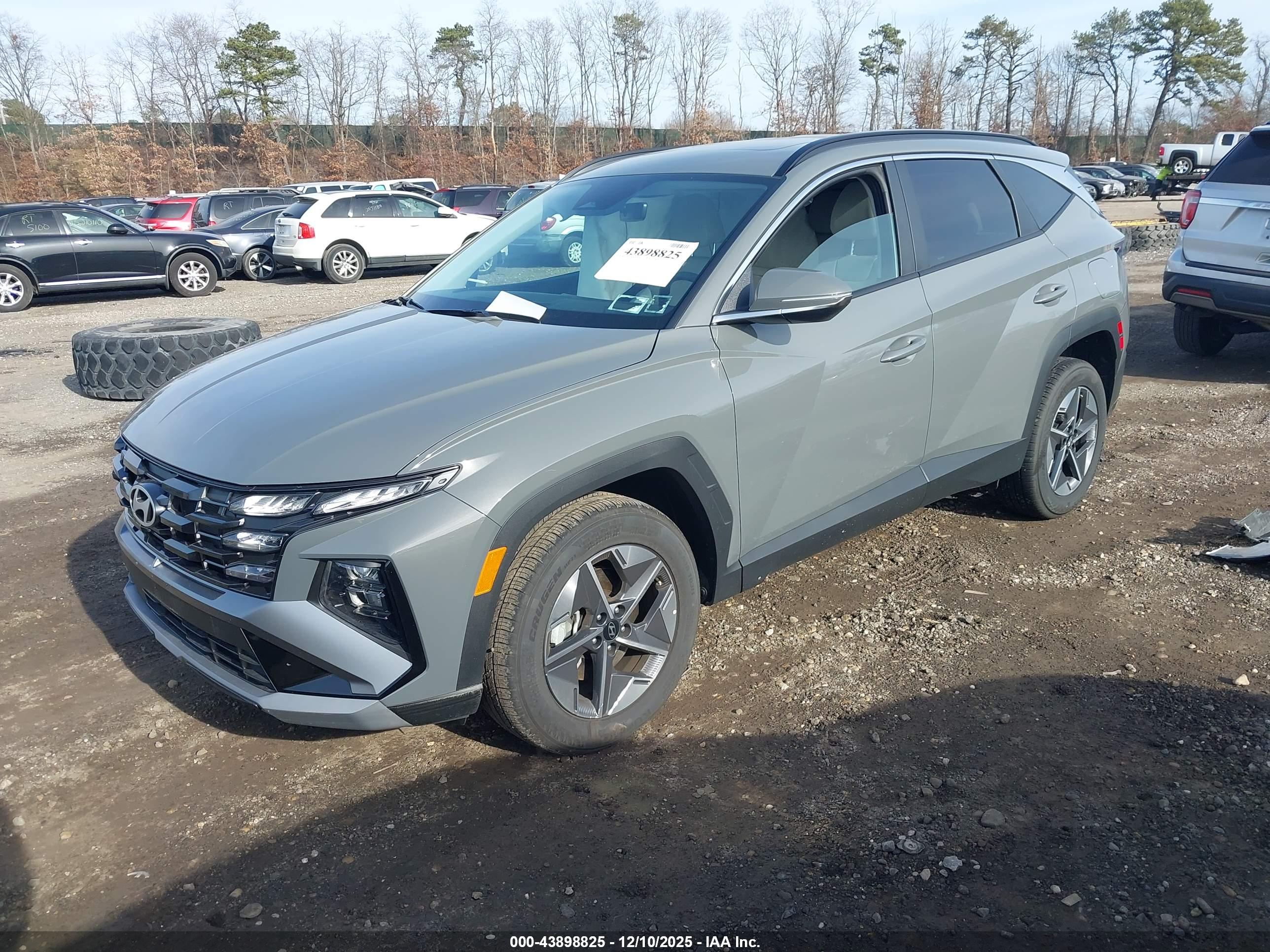 HYUNDAI TUCSON image 2