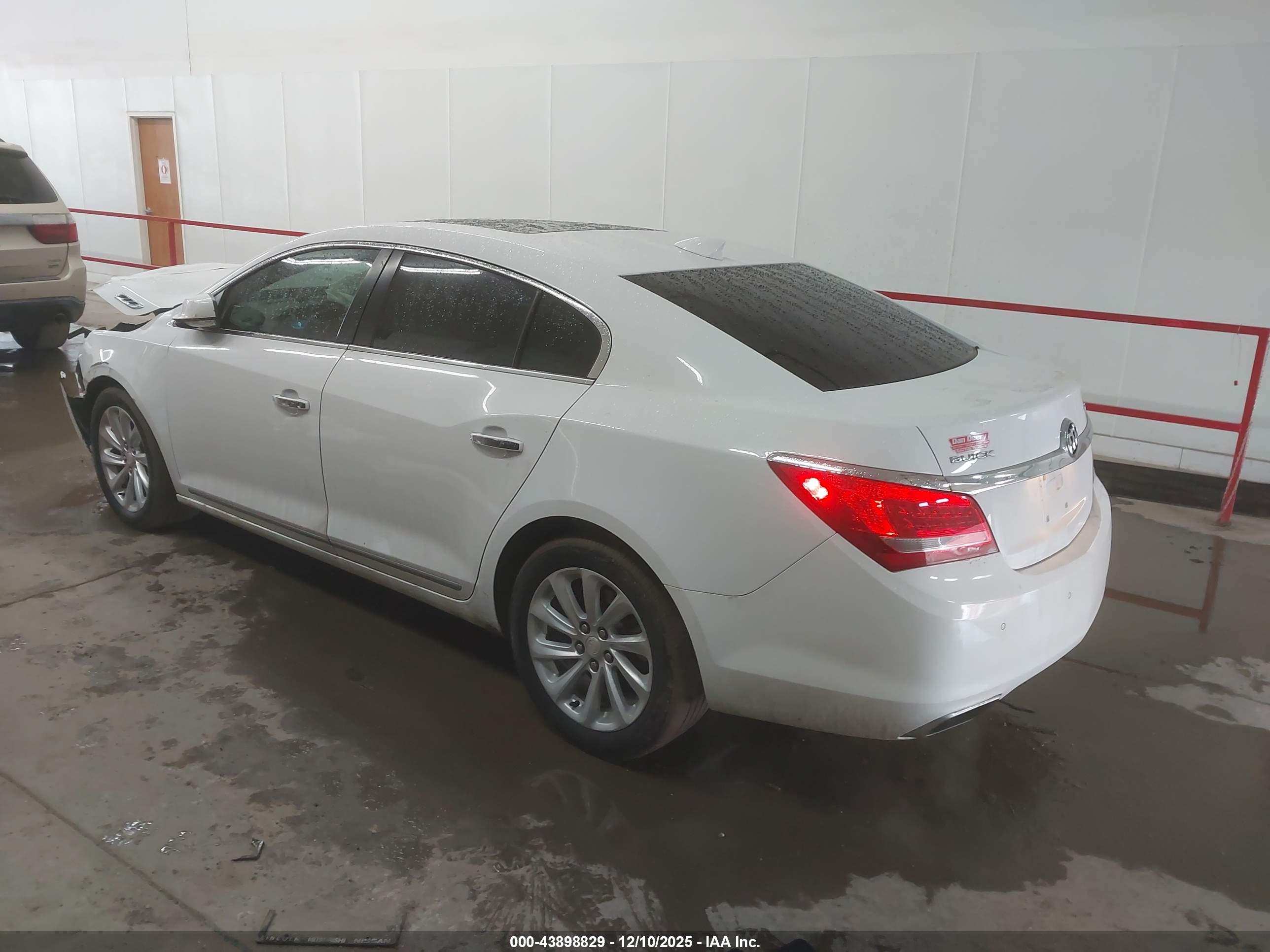 BUICK LACROSSE image 3