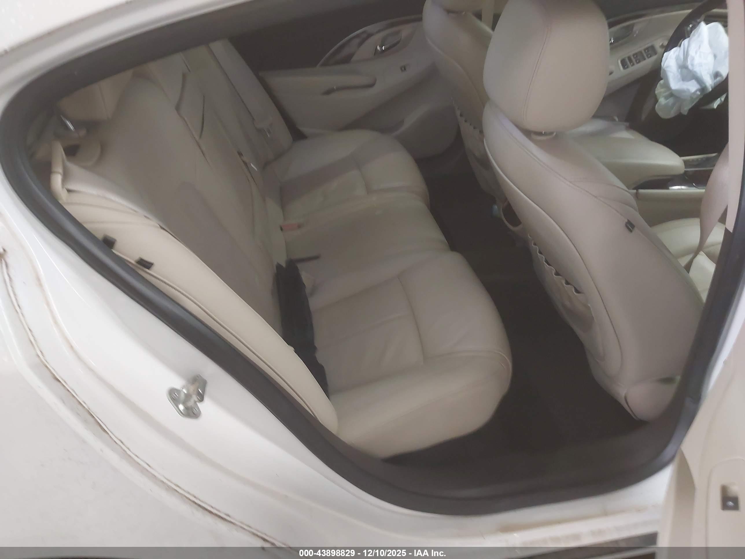 BUICK LACROSSE image 8