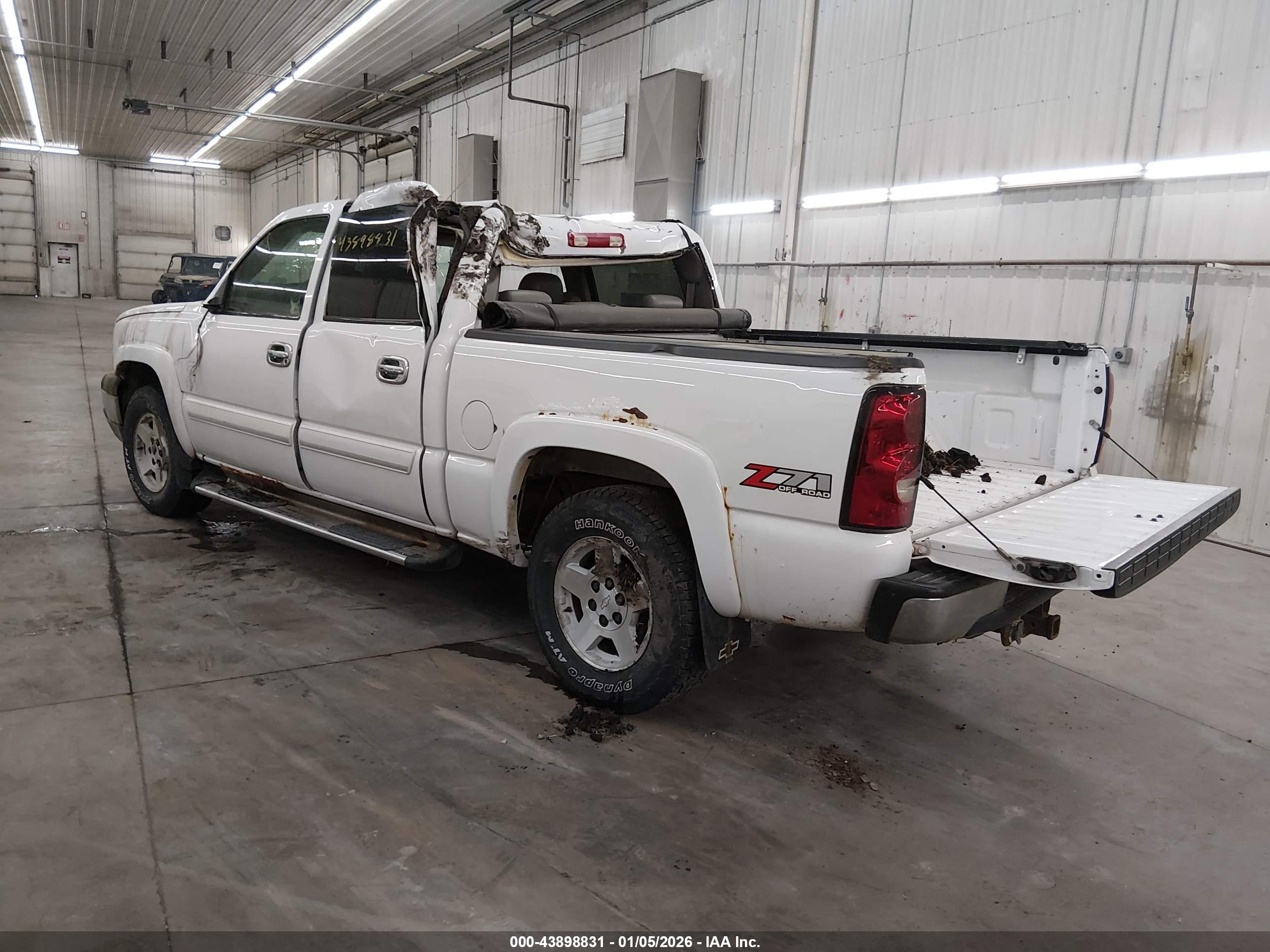 CHEVROLET SILVERADO image 3