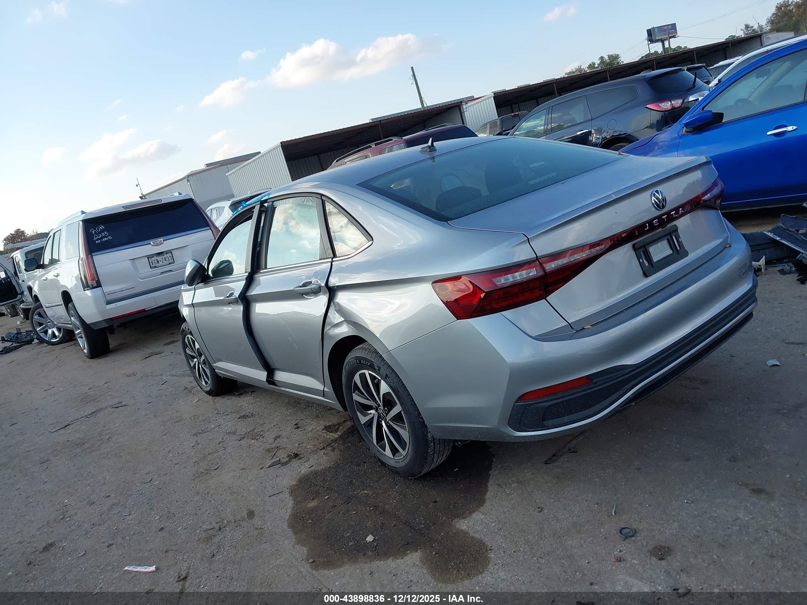VOLKSWAGEN JETTA image 3