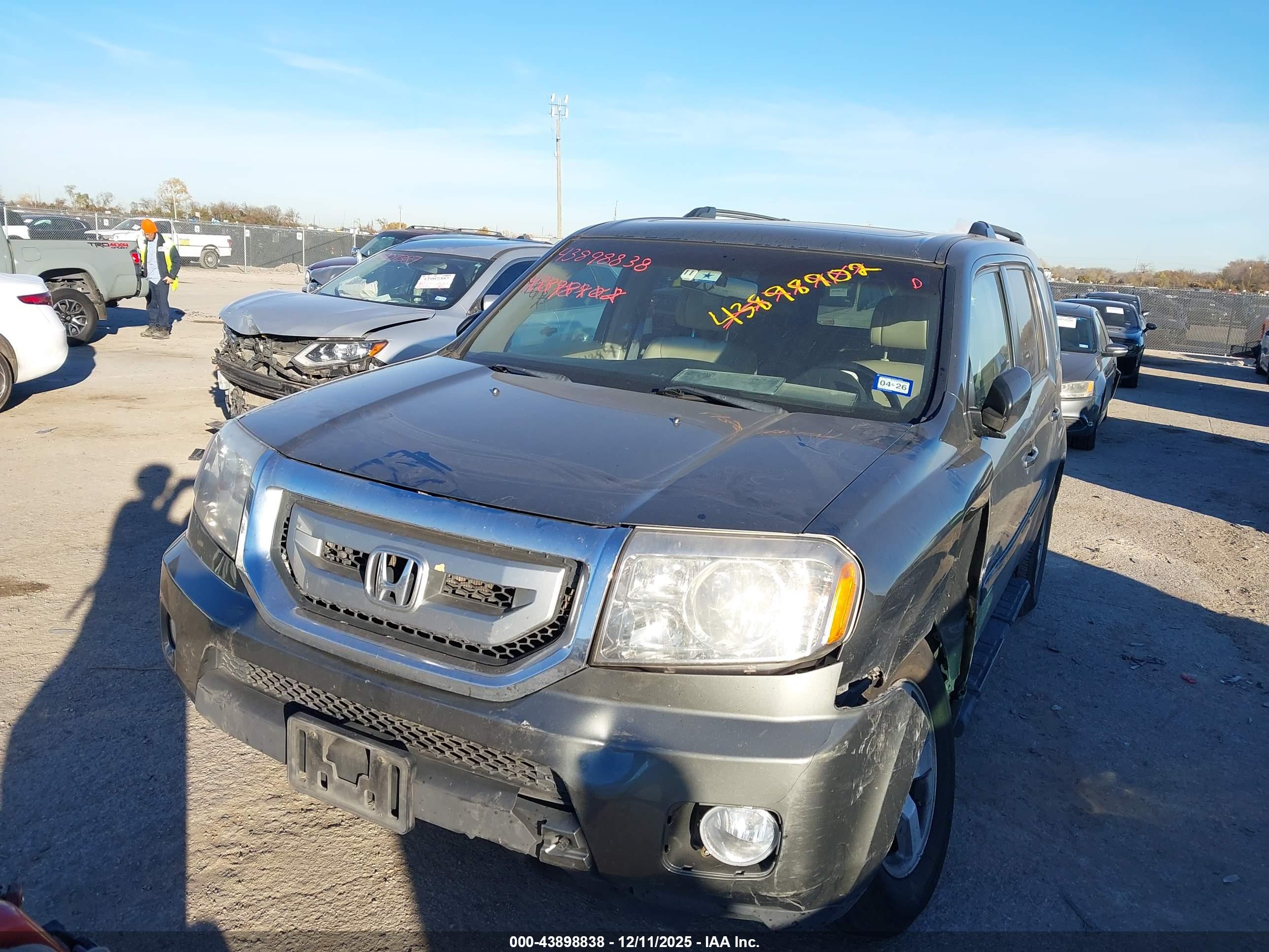 HONDA PILOT image 2