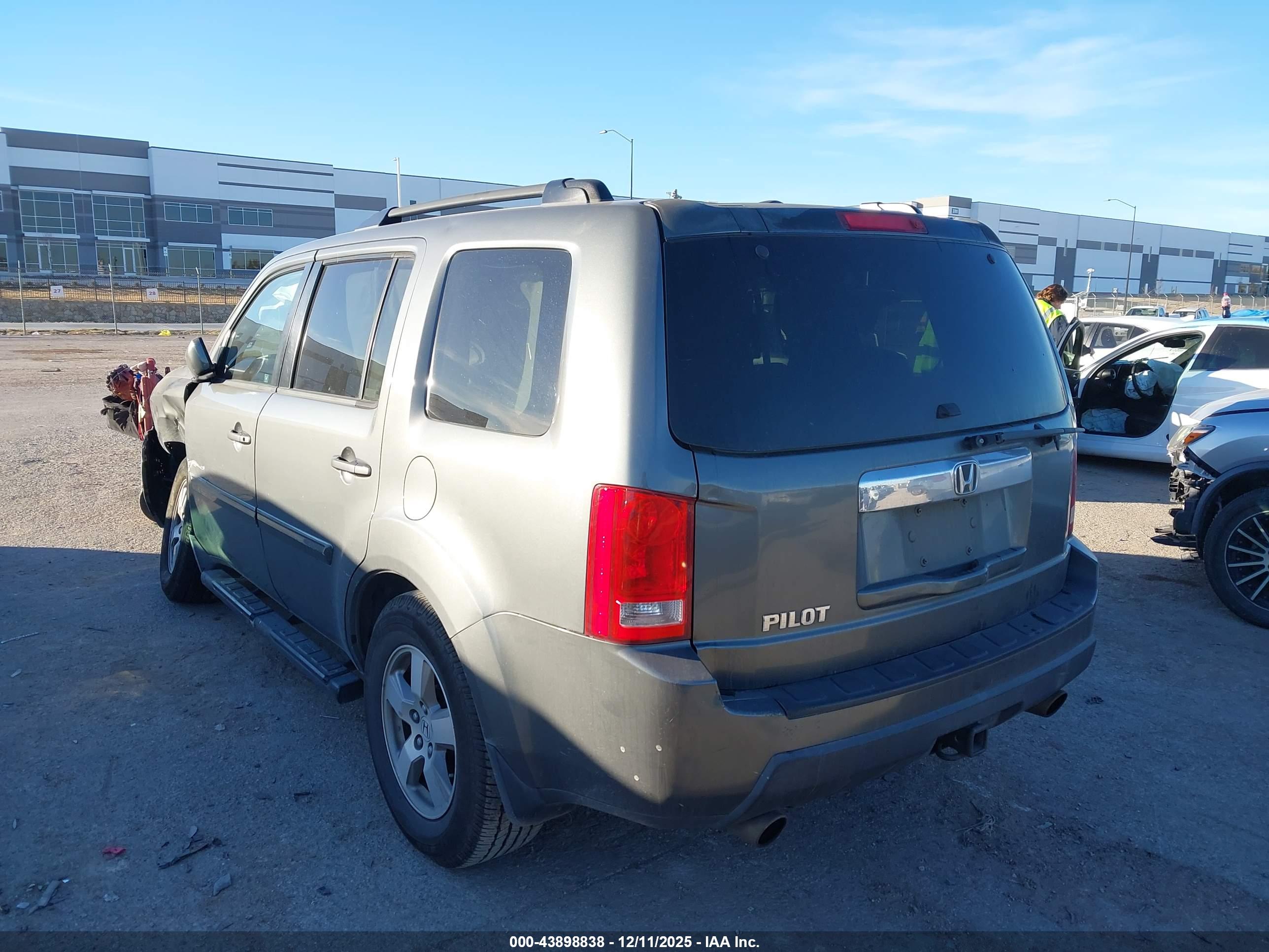 HONDA PILOT image 3