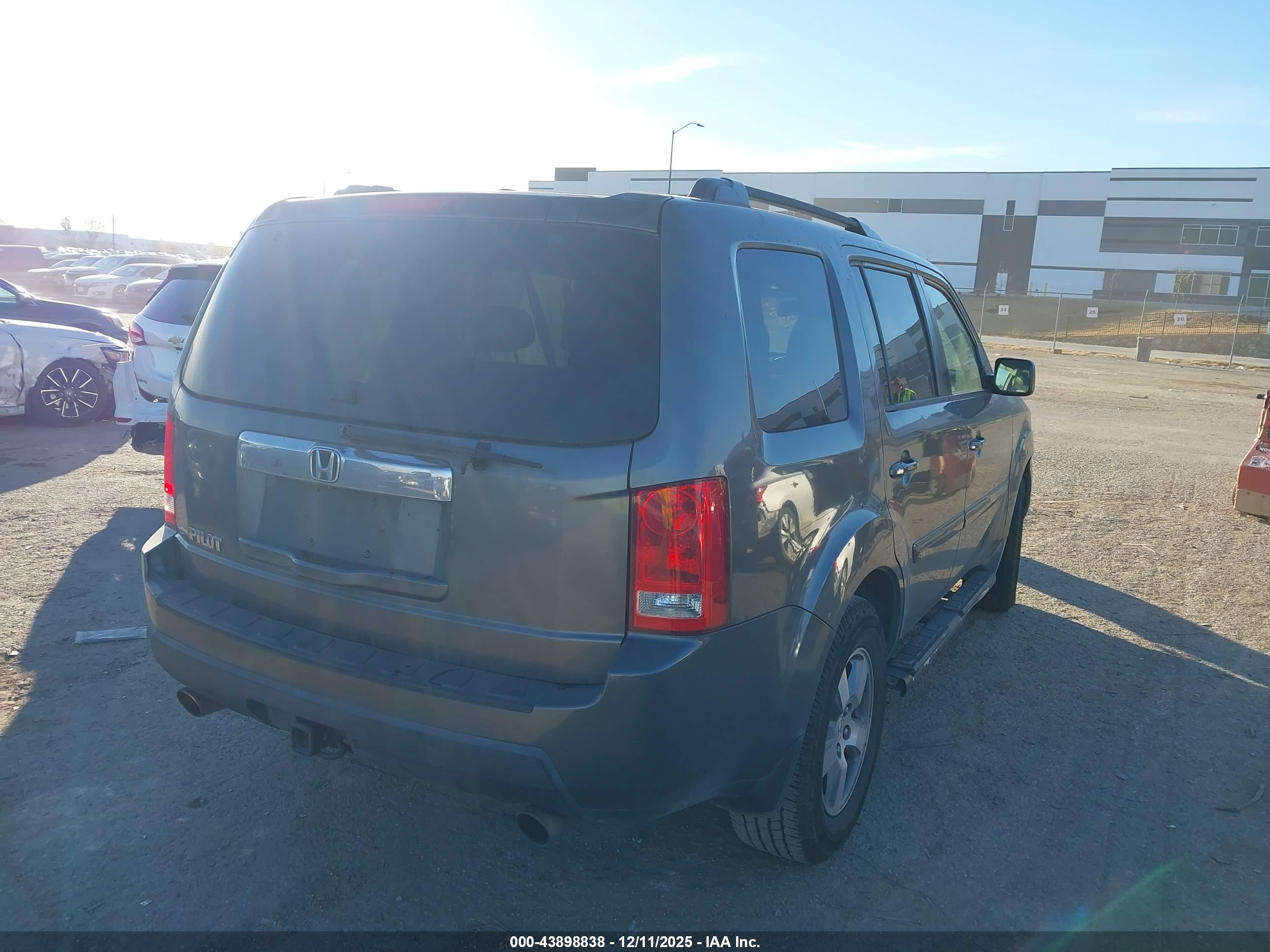 HONDA PILOT image 4