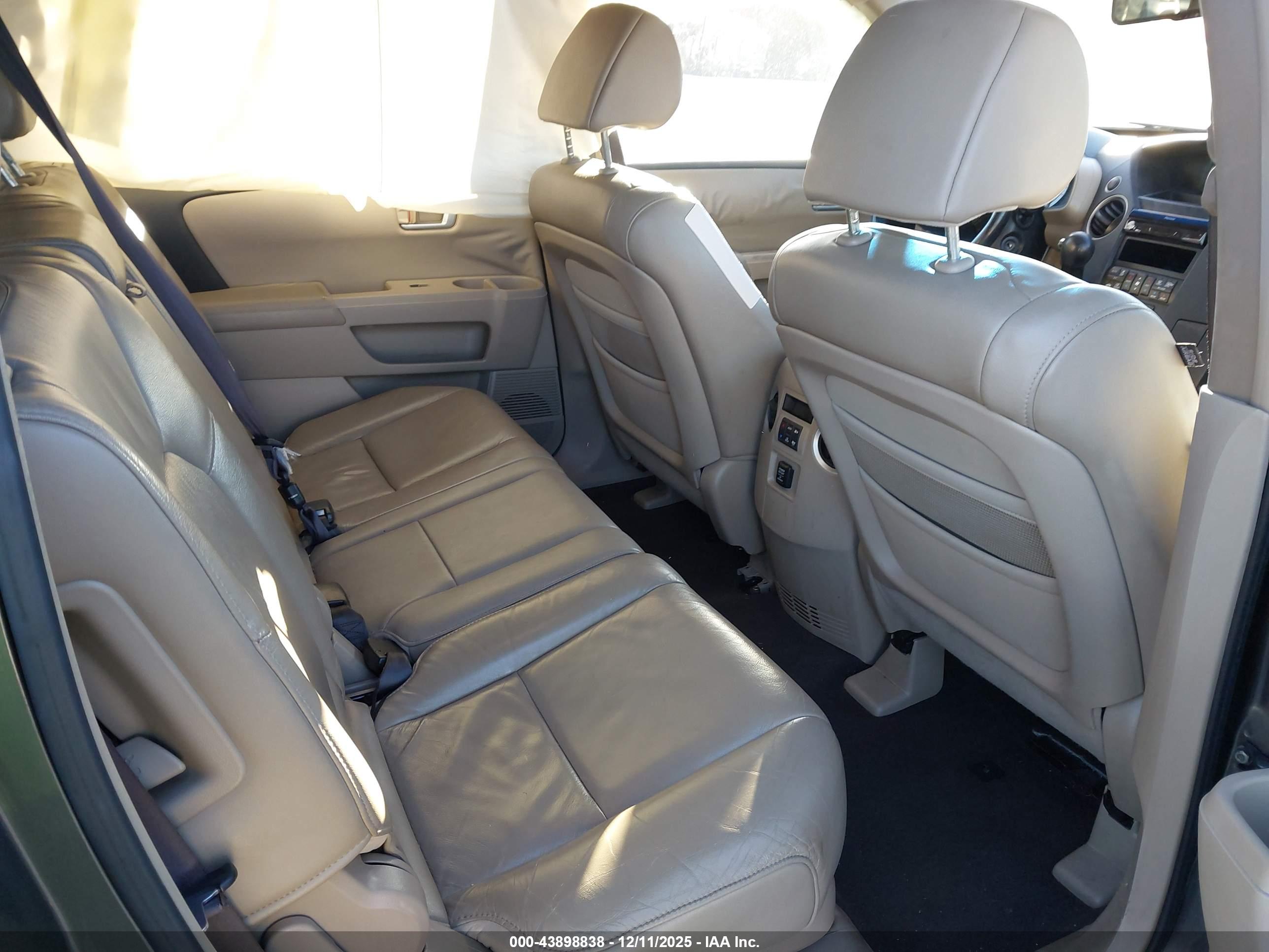 HONDA PILOT image 8