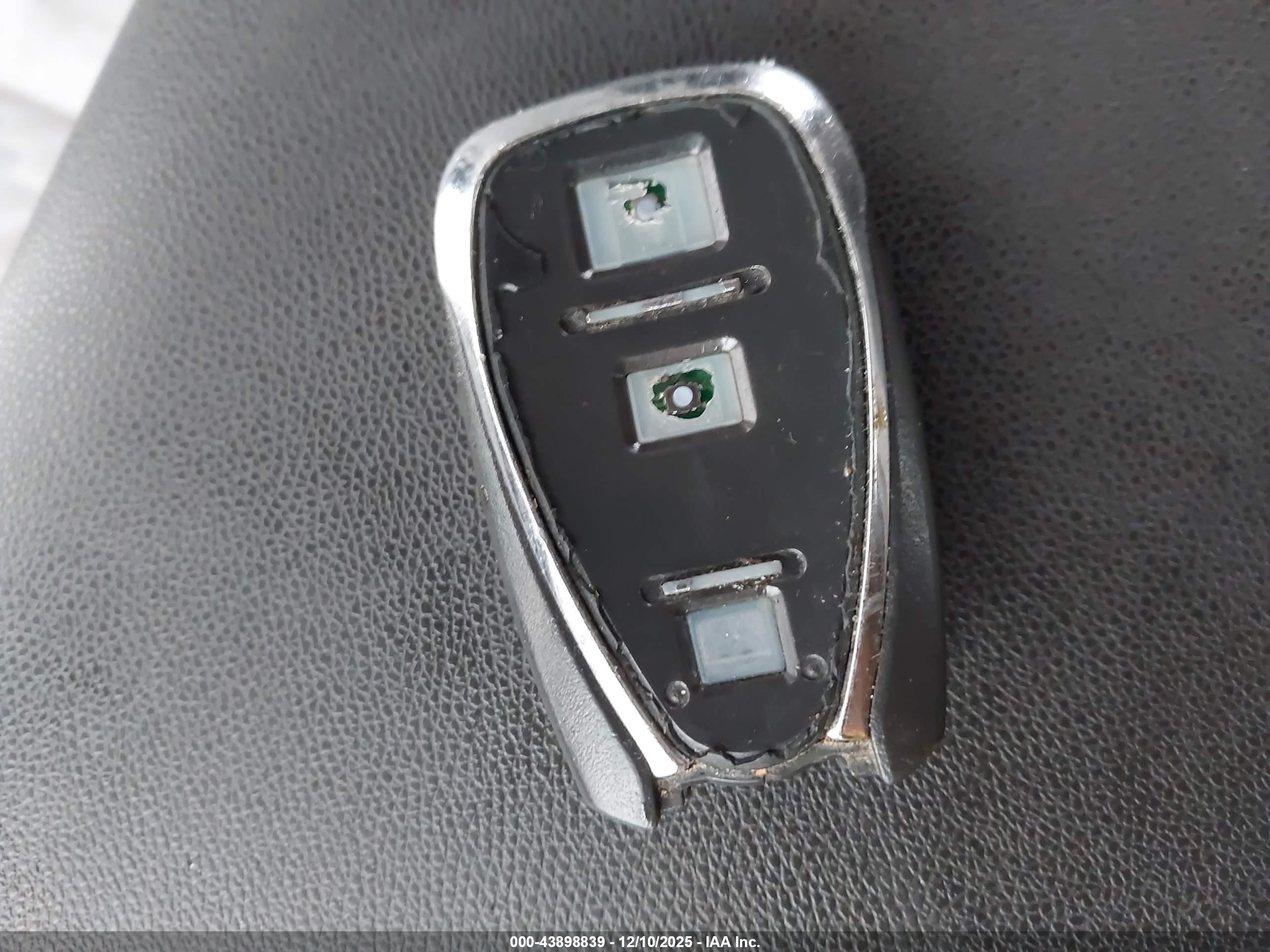 CHEVROLET EQUINOX image 11