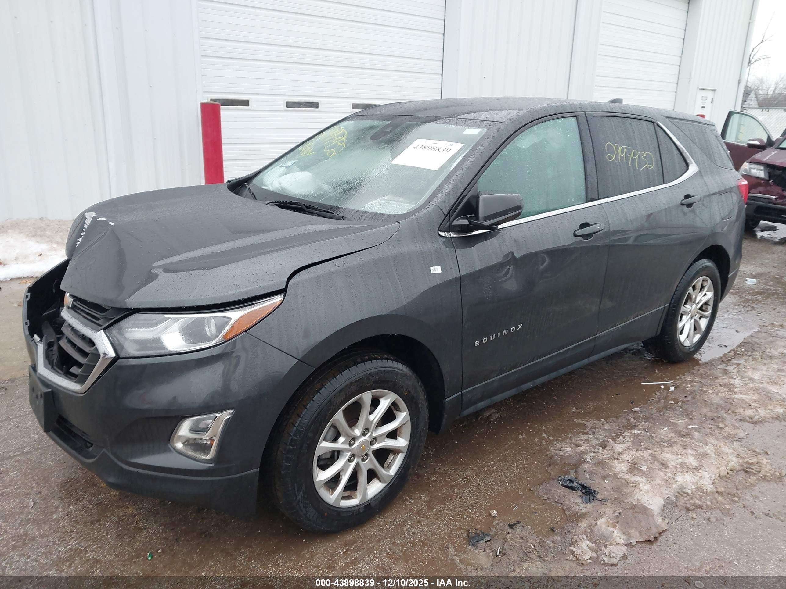 CHEVROLET EQUINOX image 2