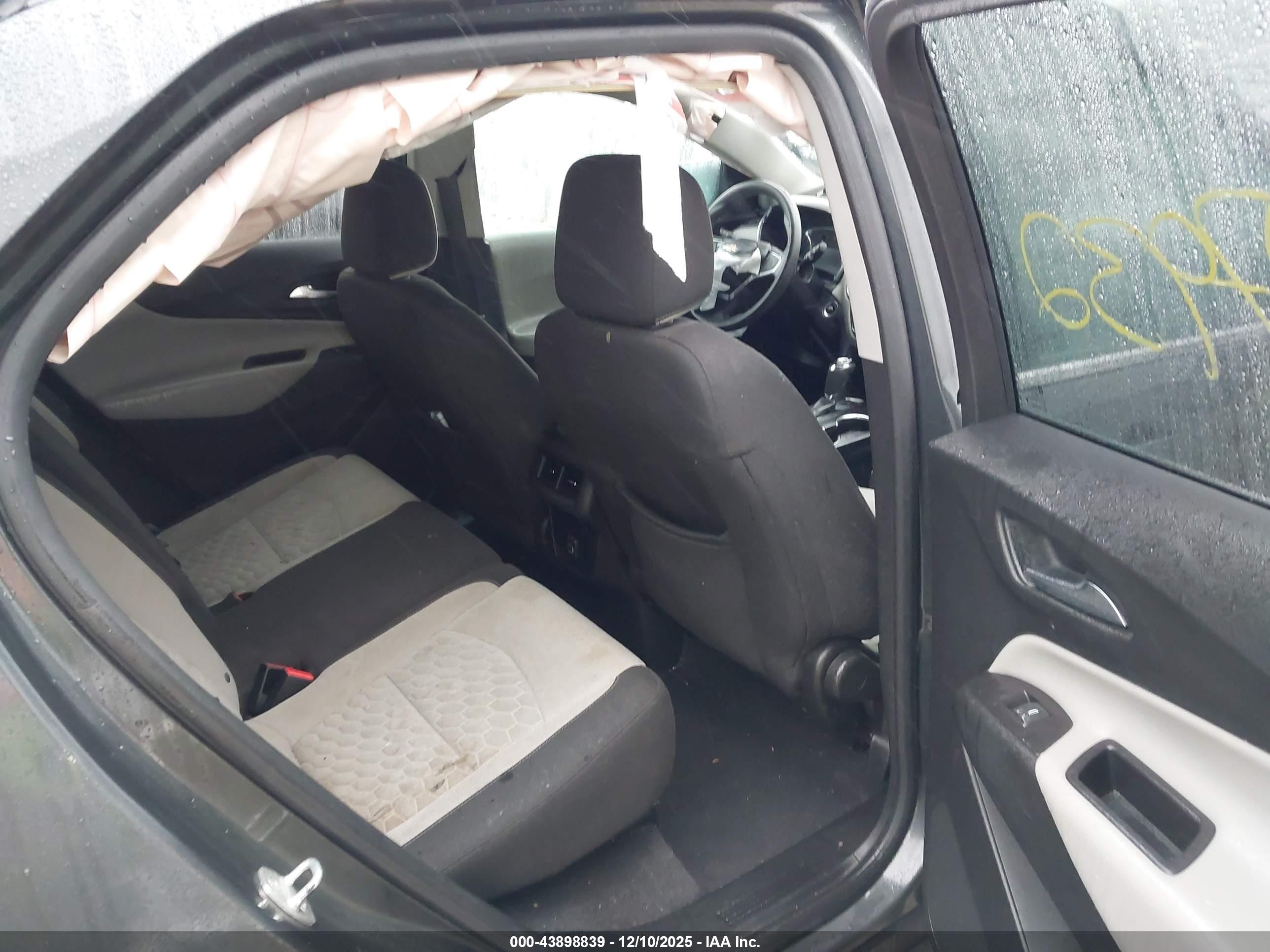 CHEVROLET EQUINOX image 8