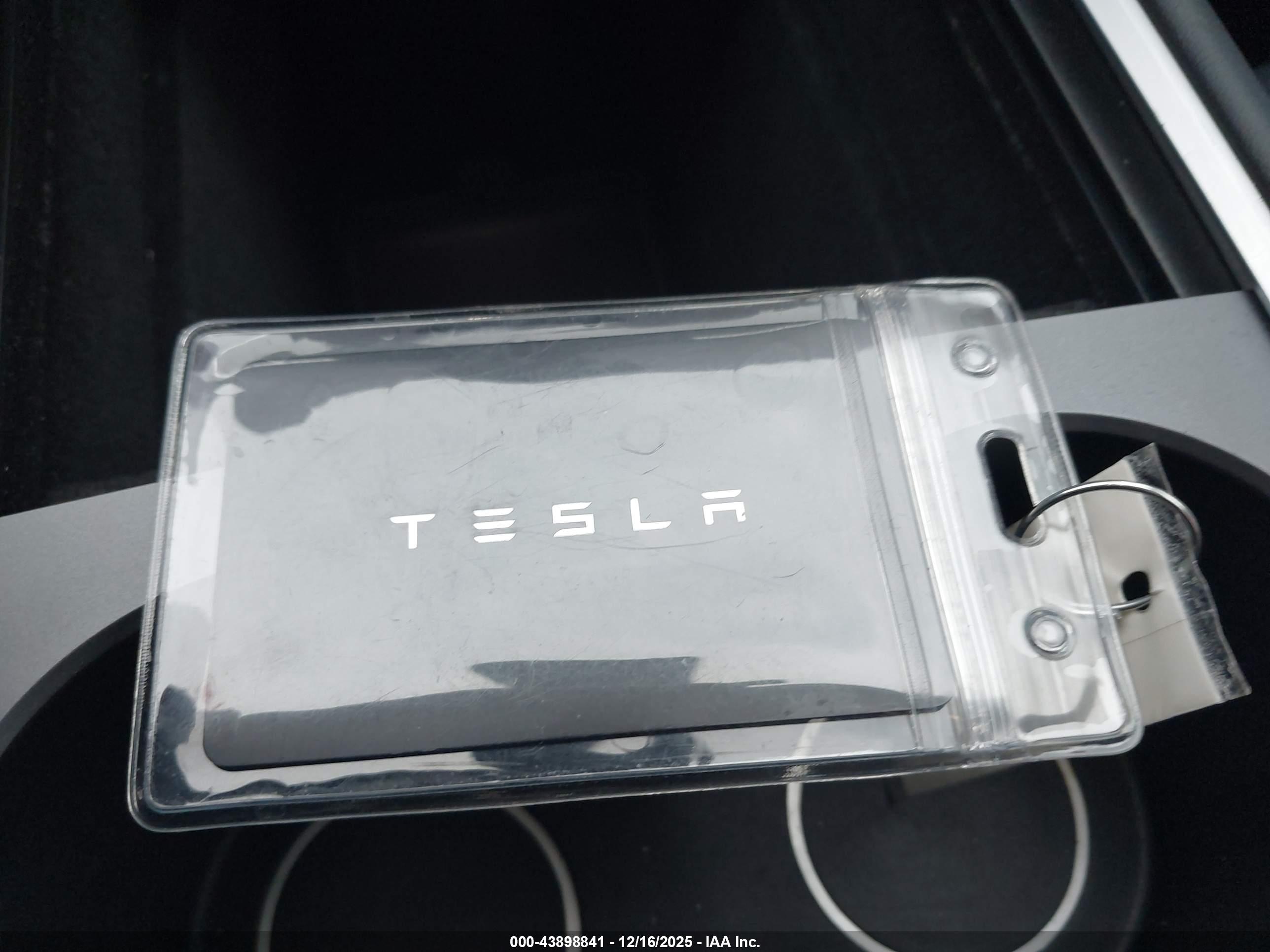 TESLA MODEL image 11
