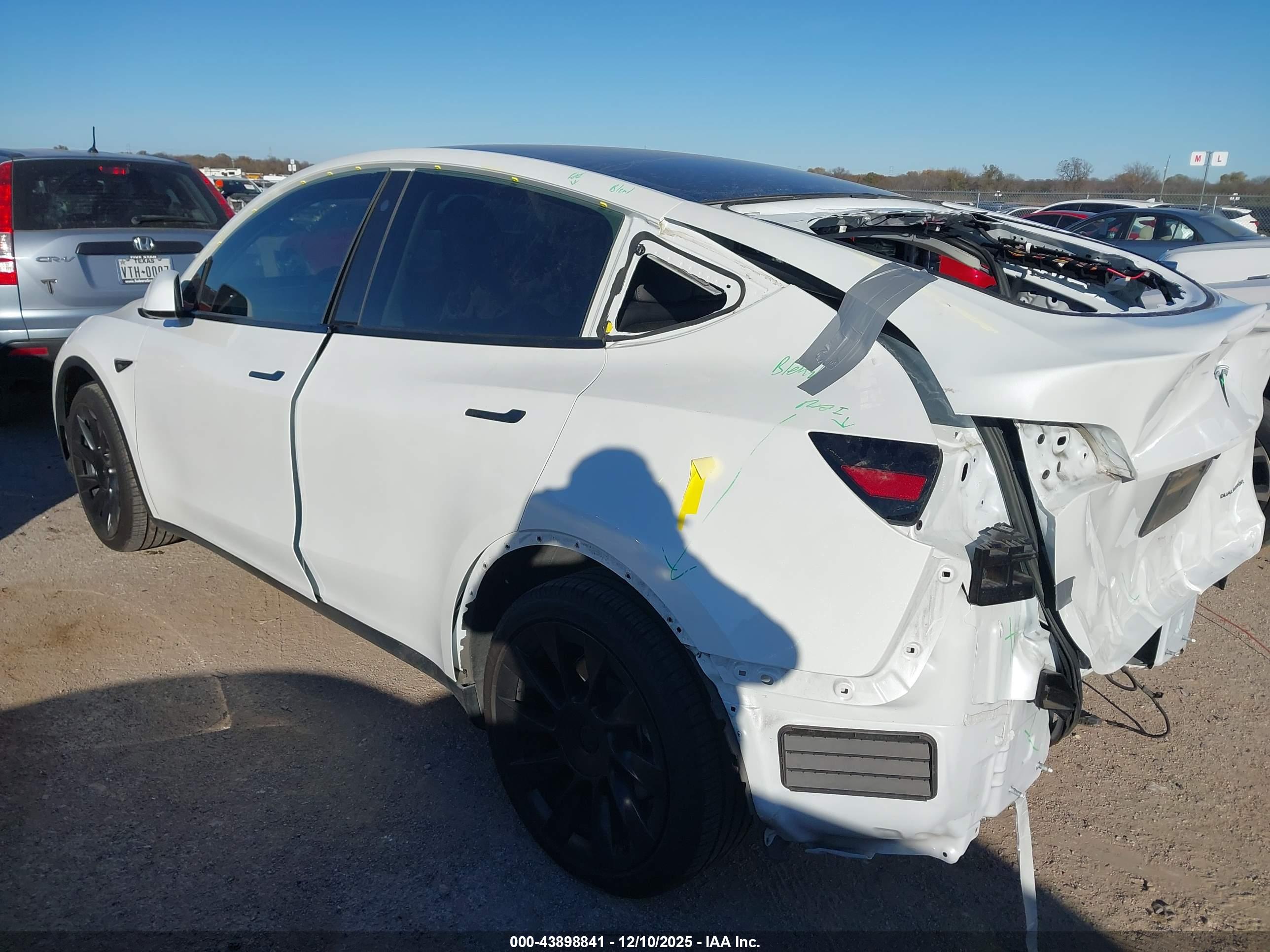 TESLA MODEL image 3