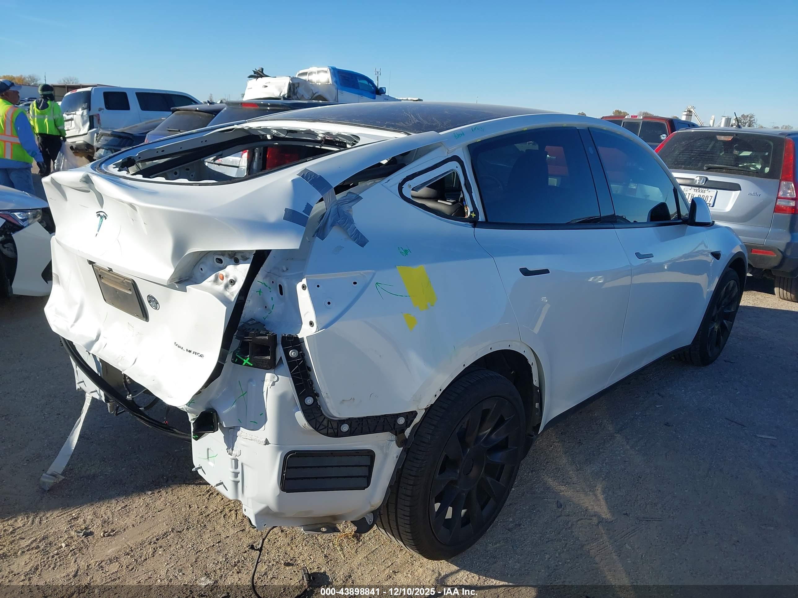 TESLA MODEL image 4