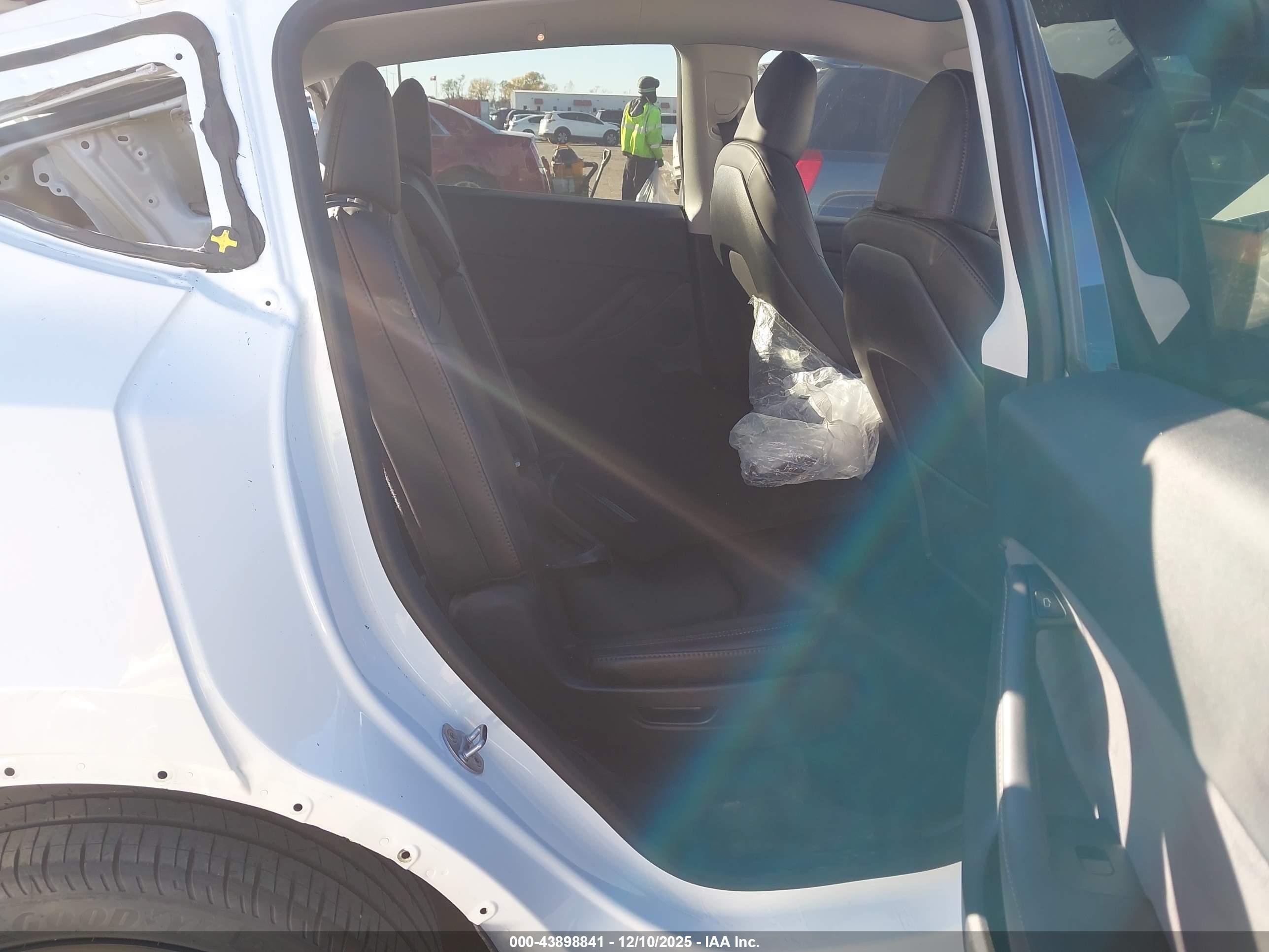 TESLA MODEL image 8