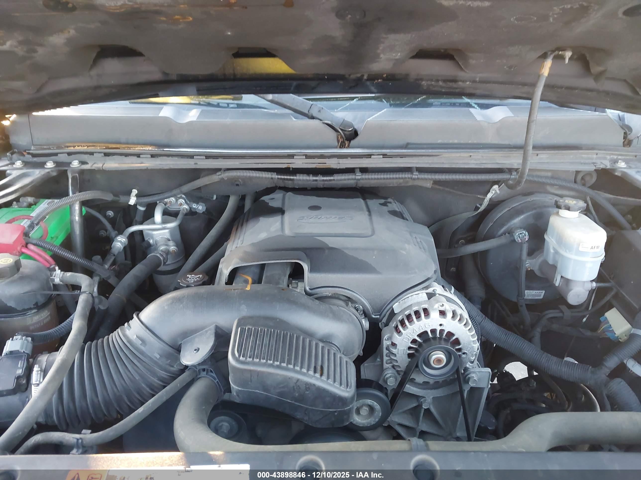 CHEVROLET SILVERADO image 10