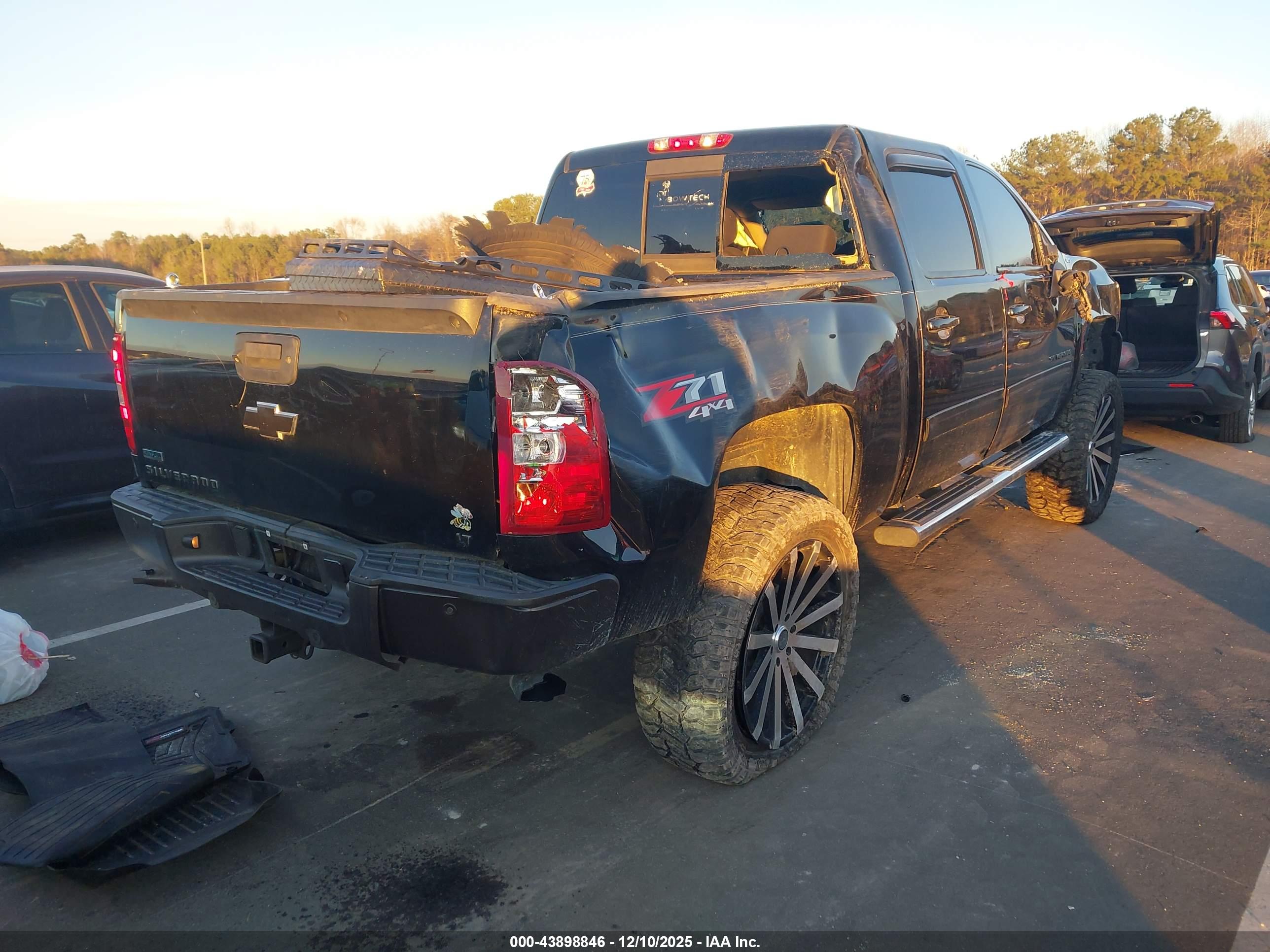 CHEVROLET SILVERADO image 4