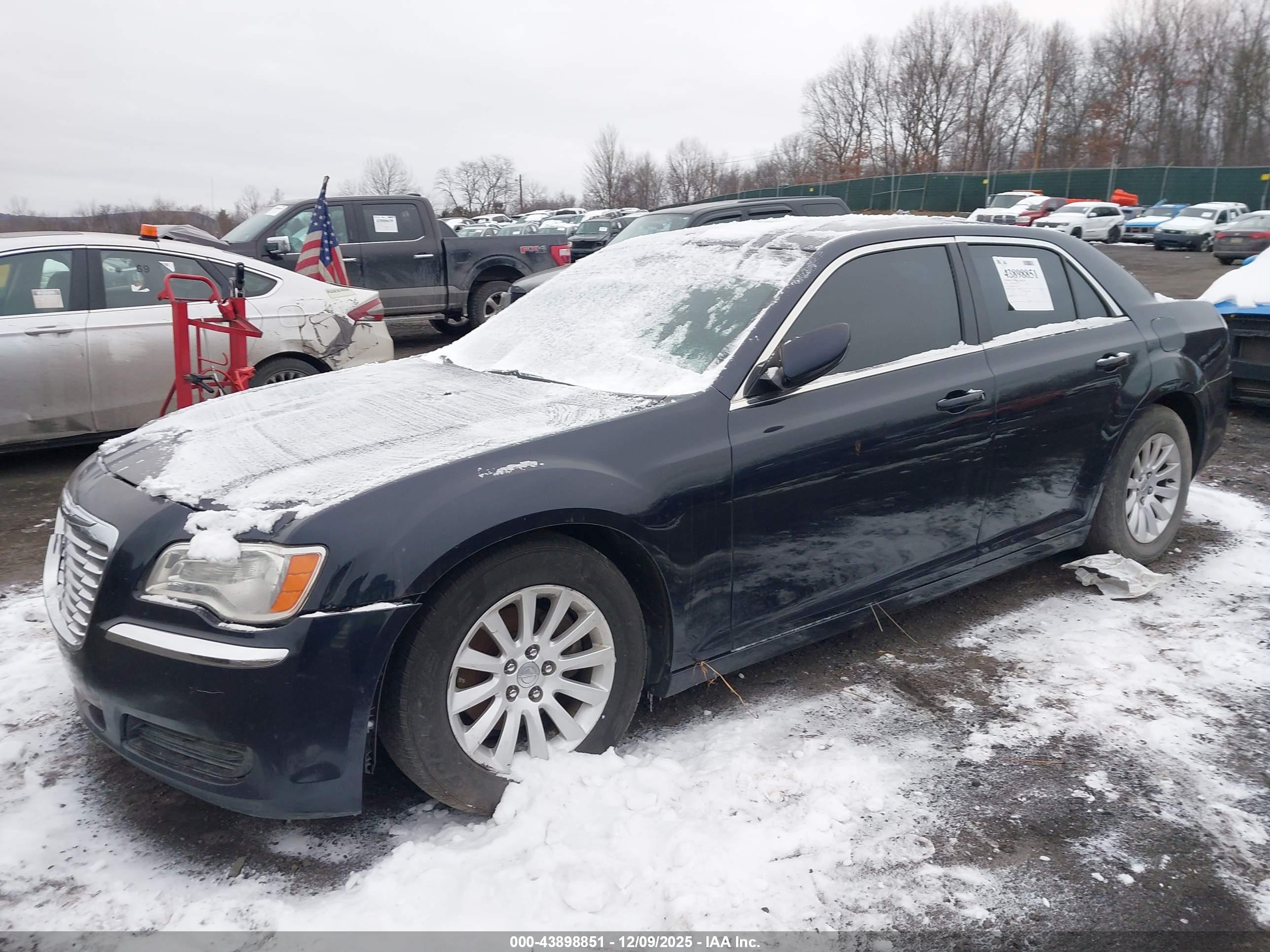 CHRYSLER 300 image 2