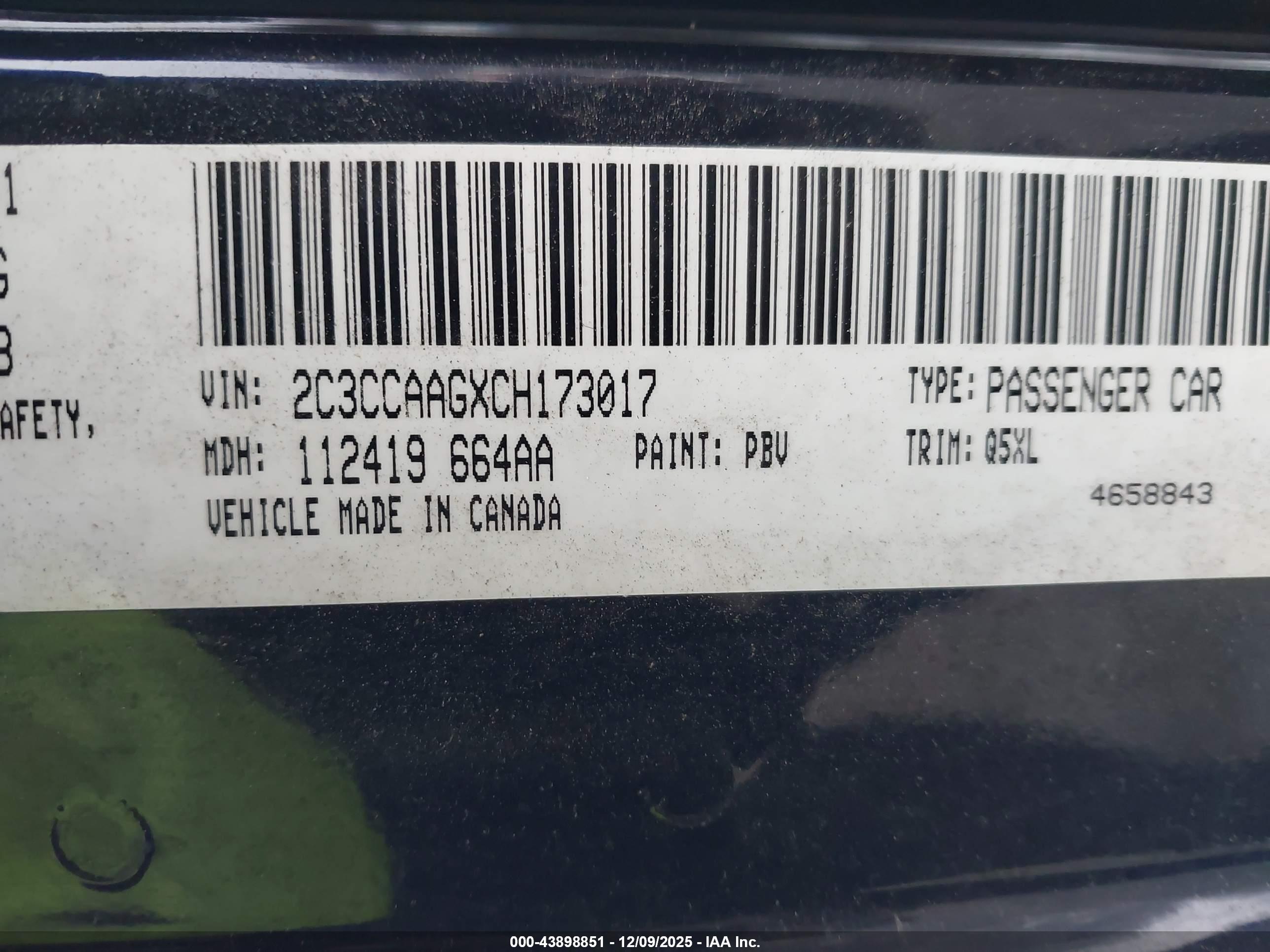 CHRYSLER 300 image 9