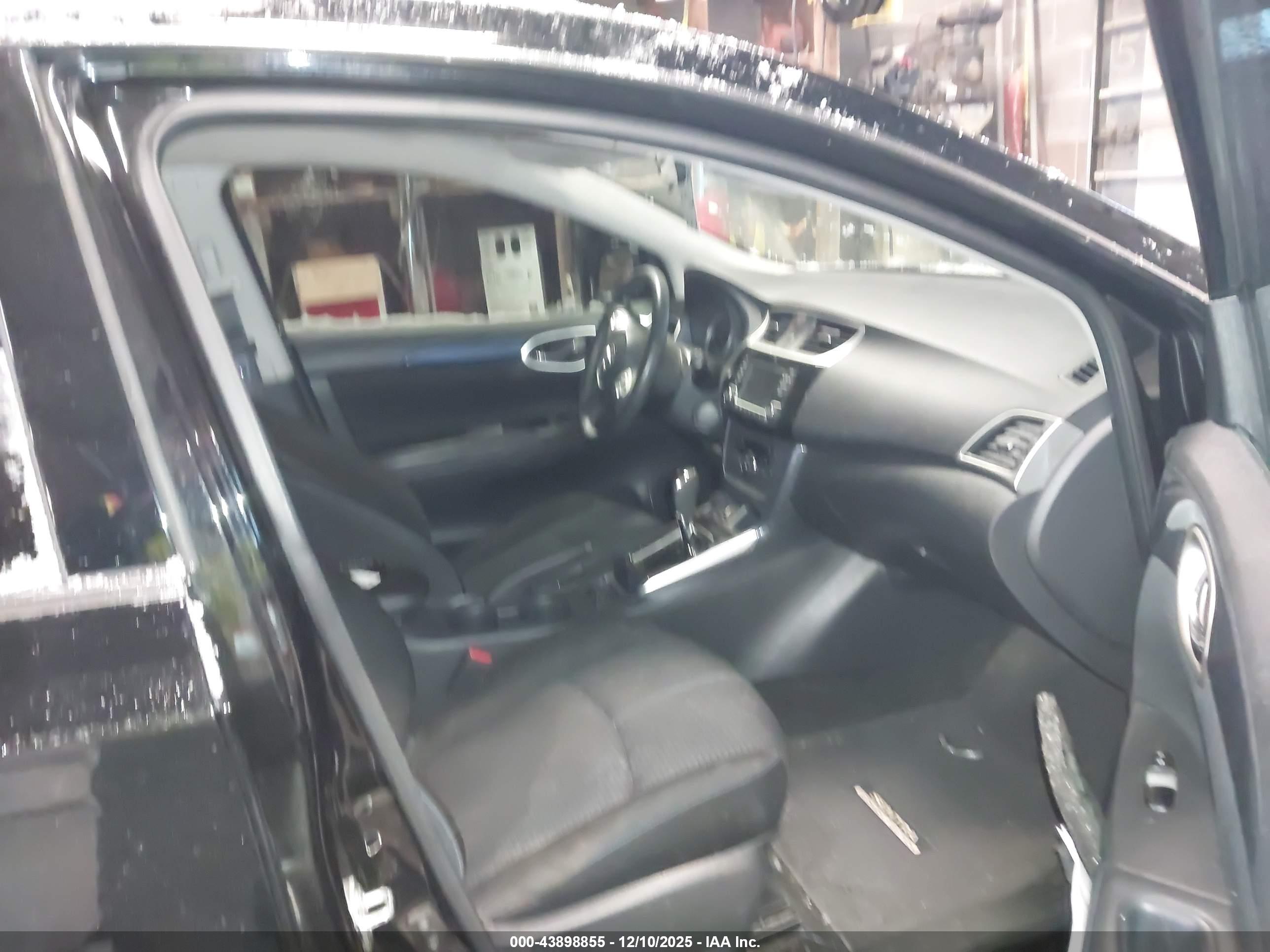 NISSAN SENTRA image 5