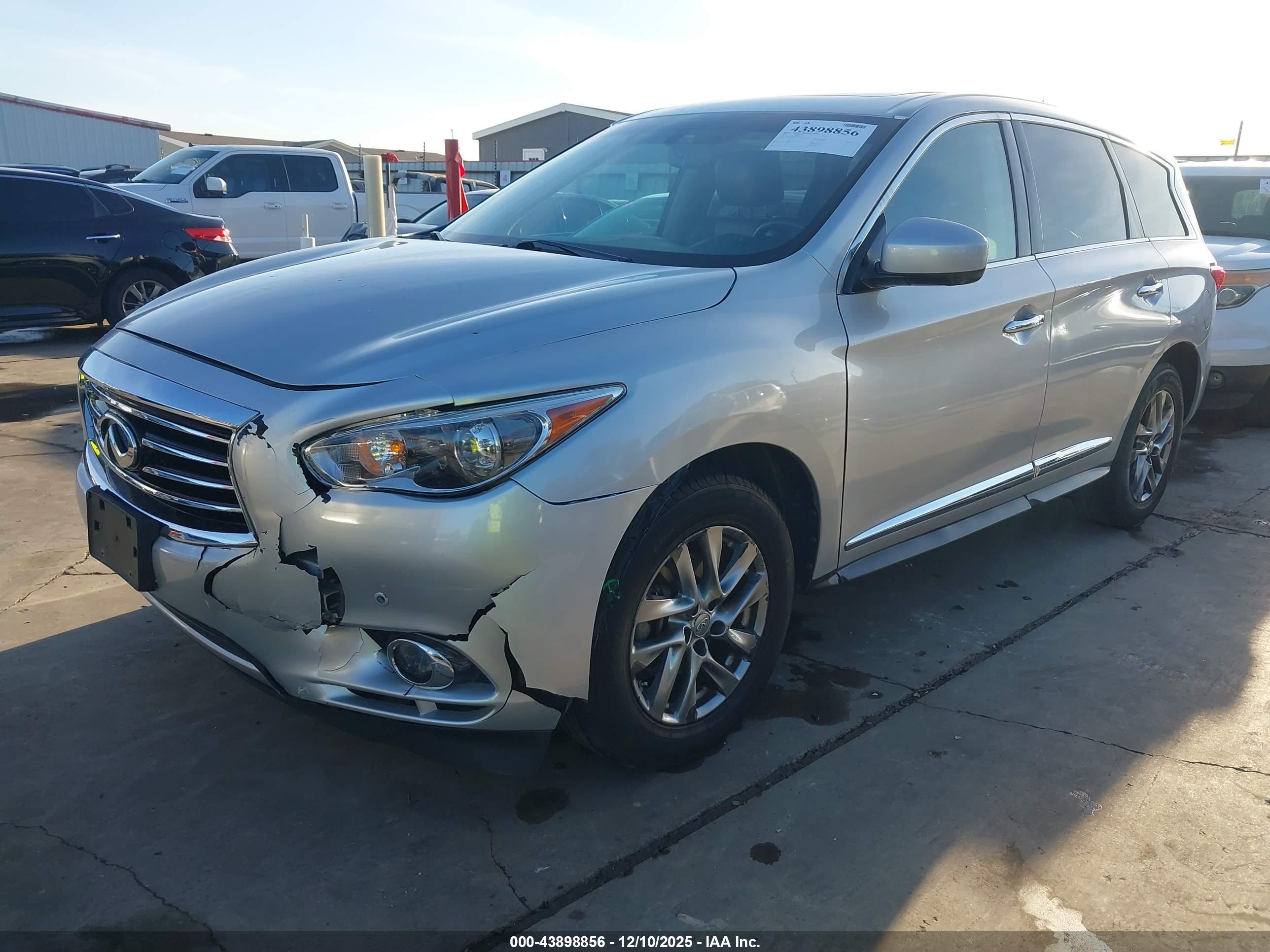 INFINITI JX35 image 2