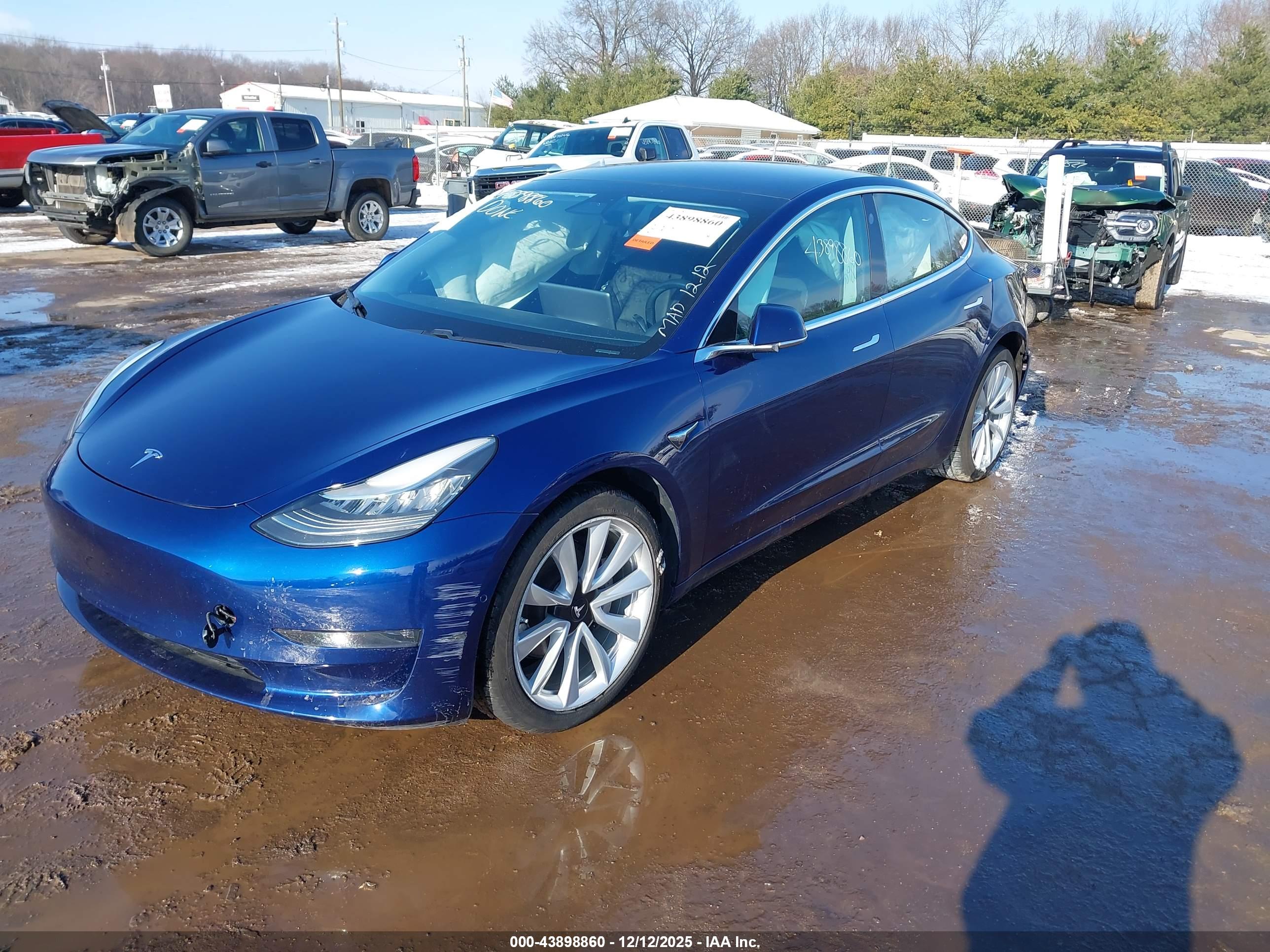 TESLA MODEL image 2
