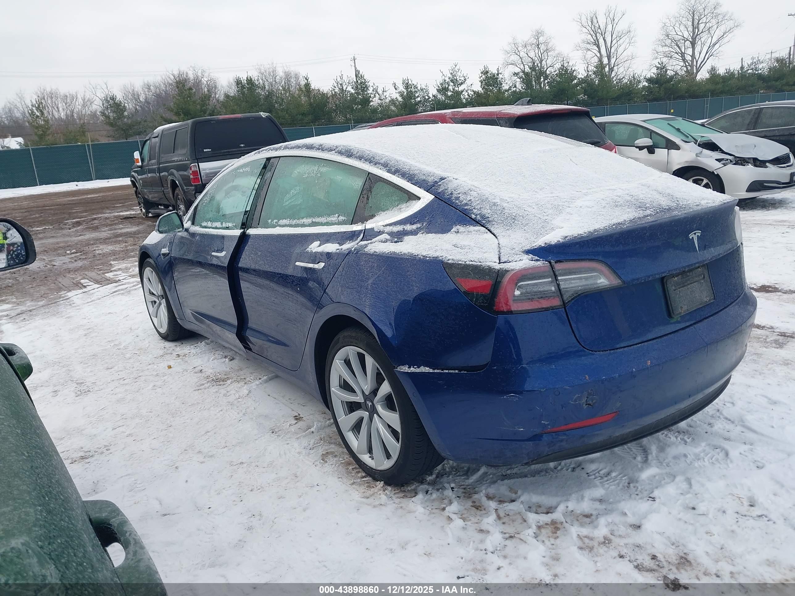 TESLA MODEL image 3