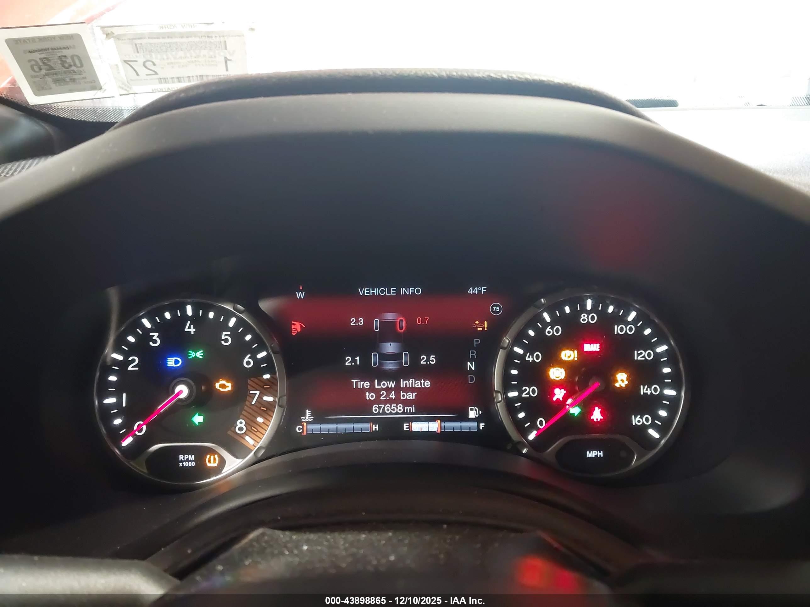 JEEP RENEGADE image 7