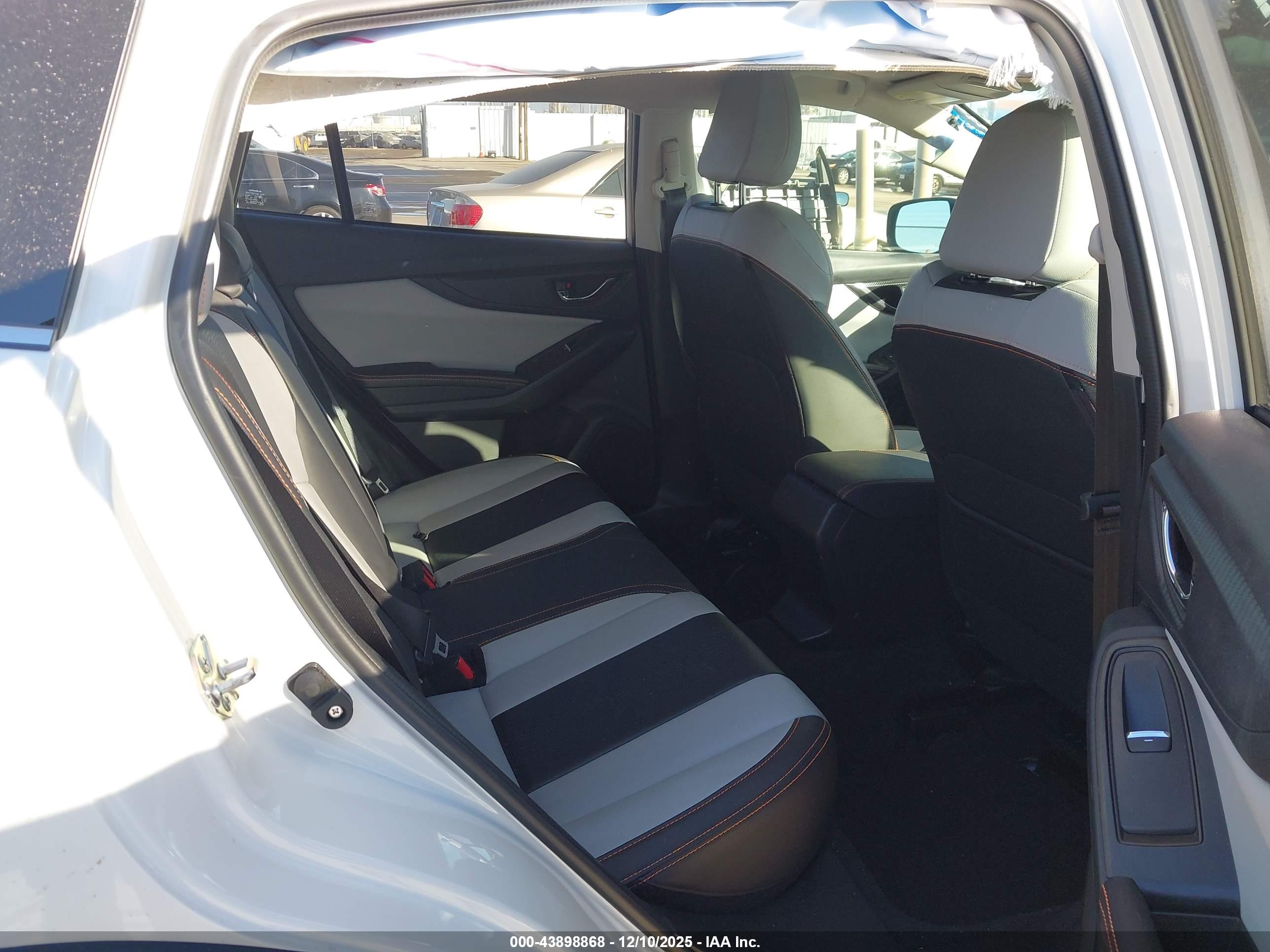 SUBARU CROSSTREK image 8