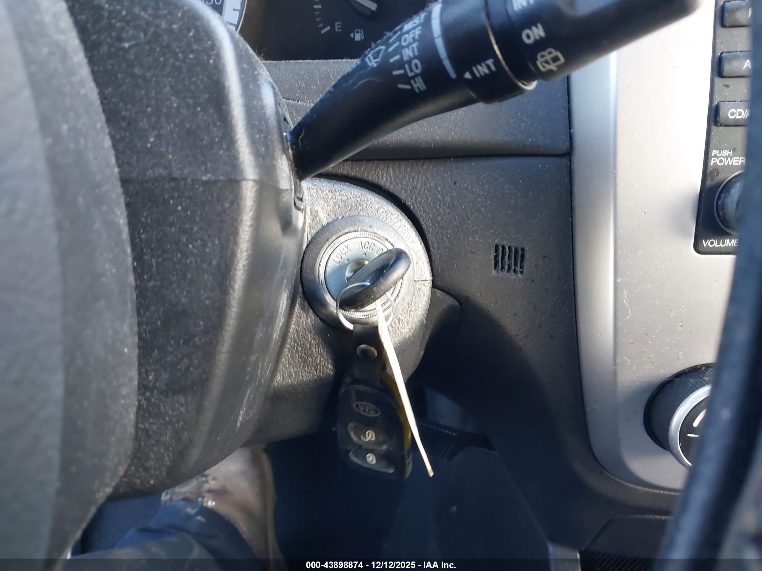 KIA SPECTRA5 image 11