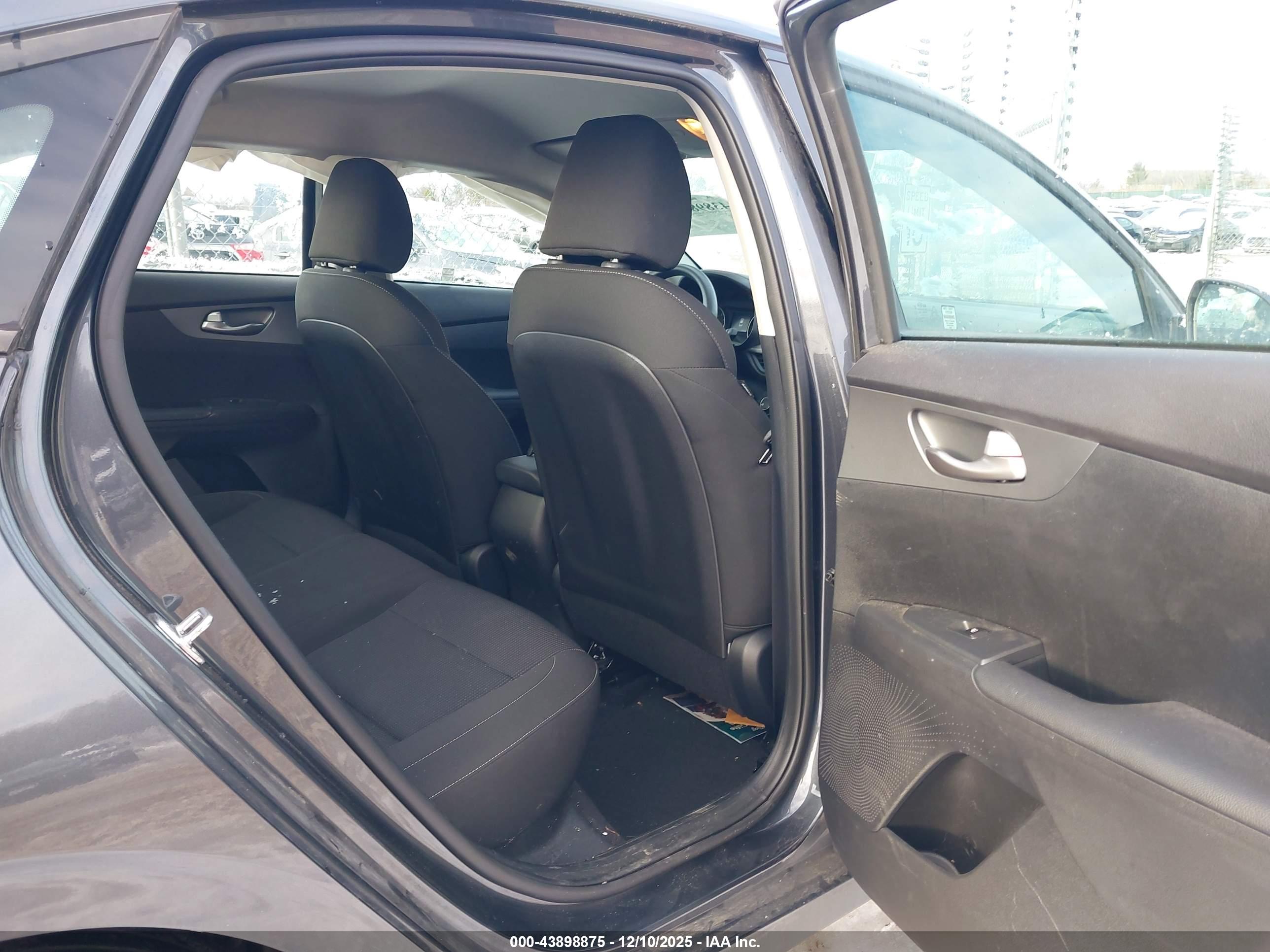 KIA FORTE image 8