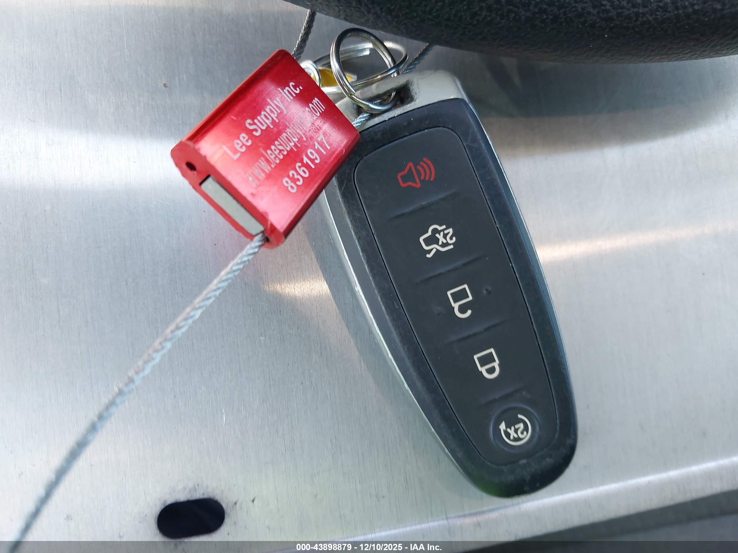 FORD ESCAPE image 11