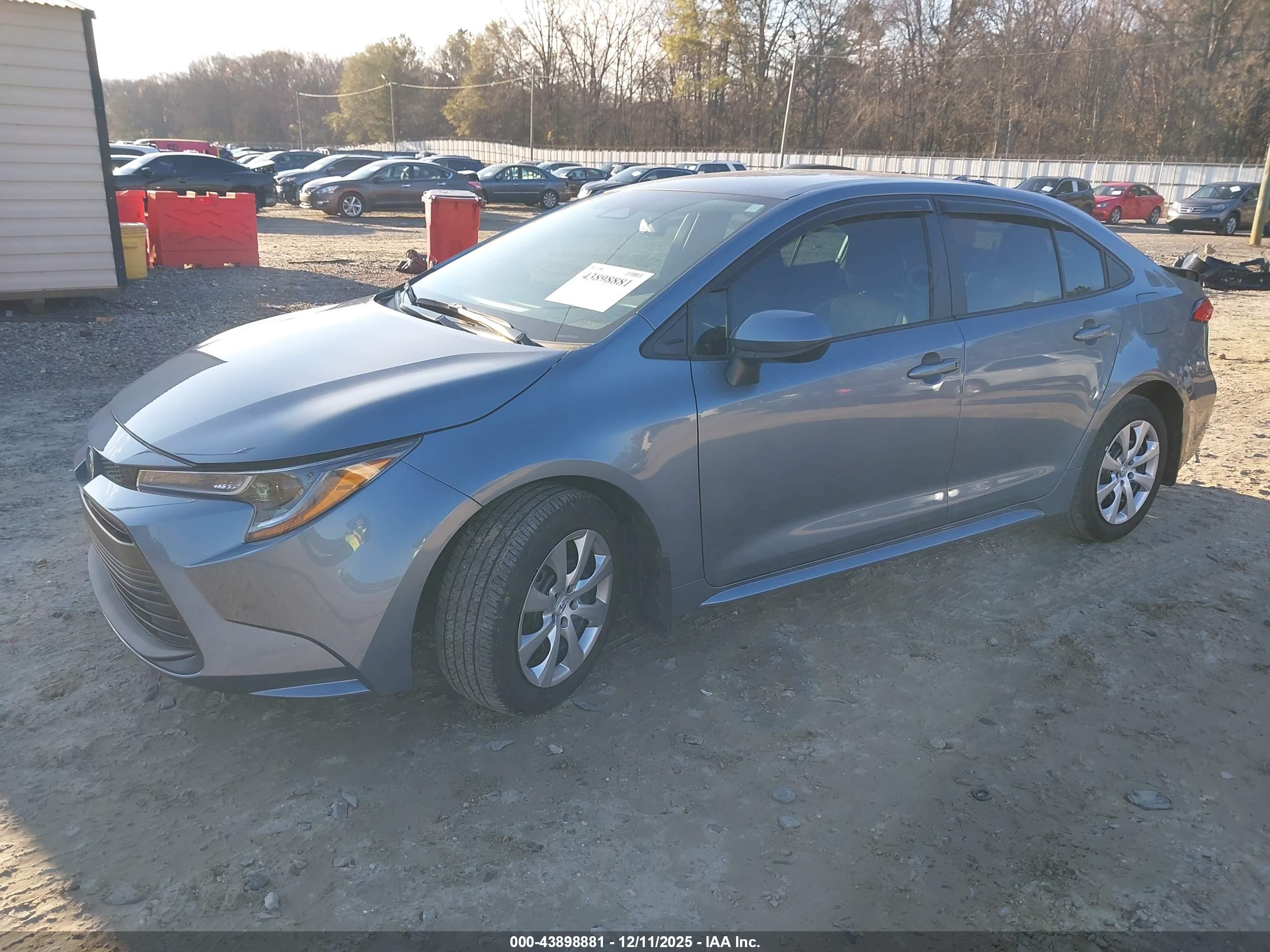 TOYOTA COROLLA image 2