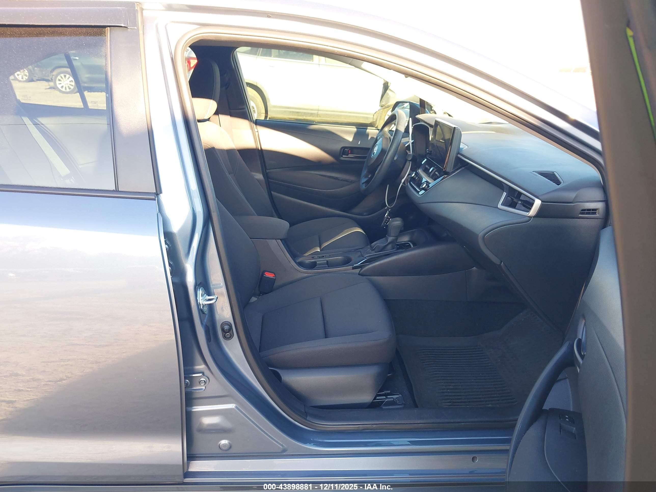 TOYOTA COROLLA image 5