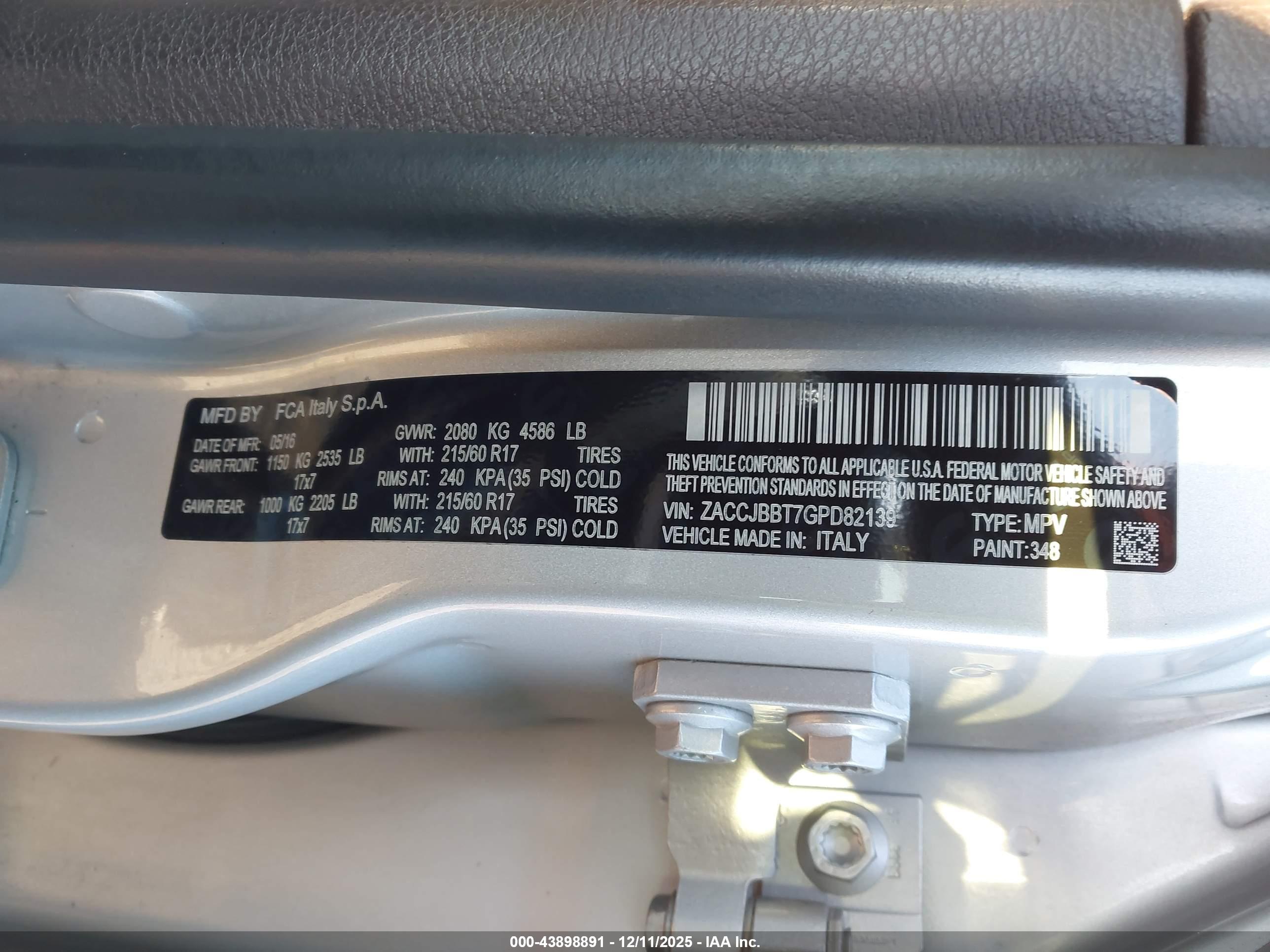 JEEP RENEGADE image 9