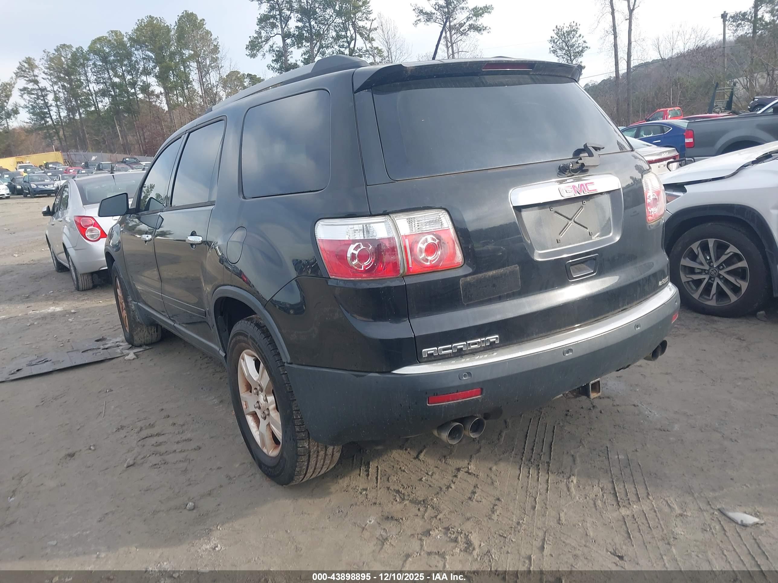 GMC ACADIA image 3