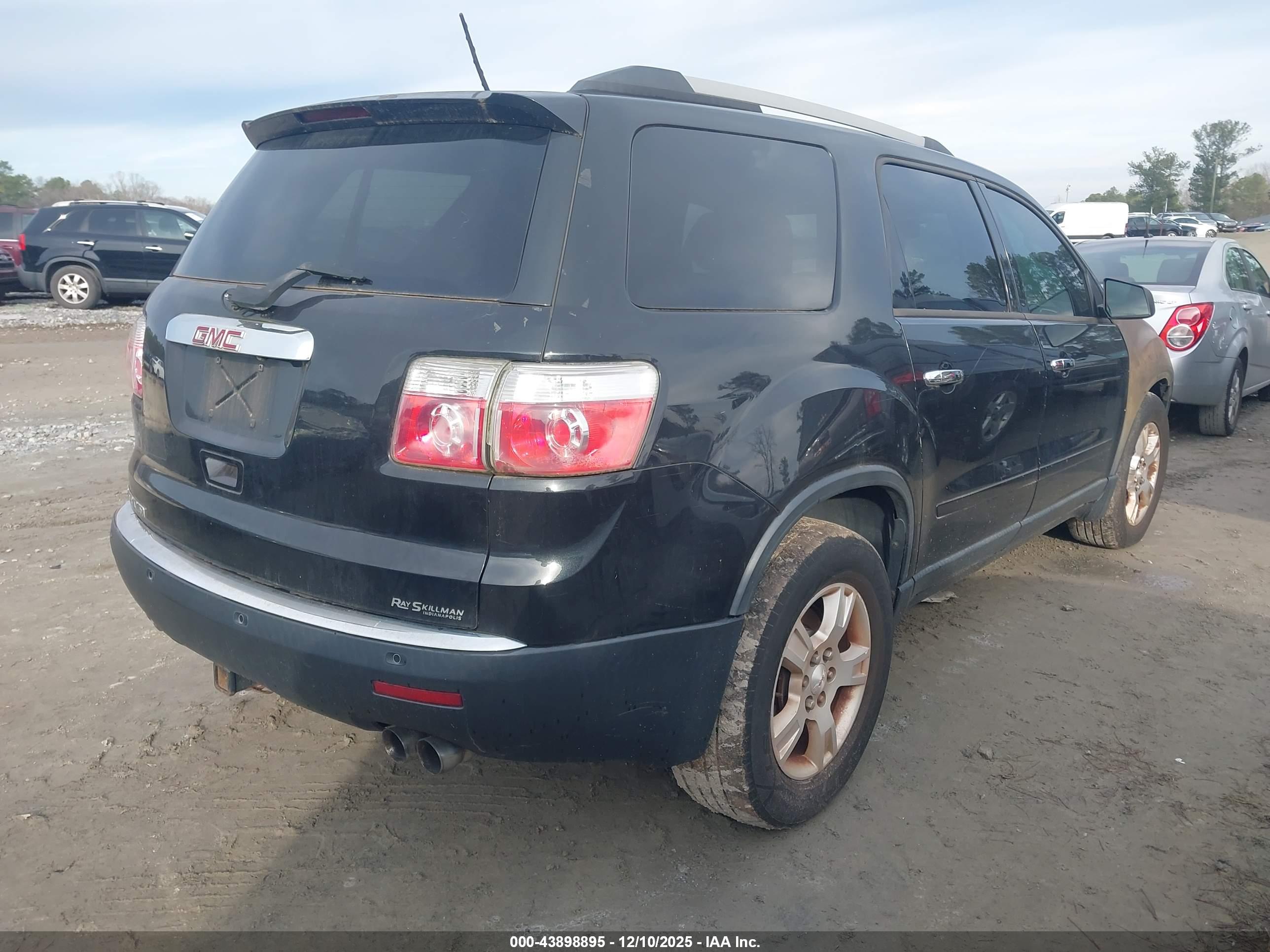 GMC ACADIA image 4