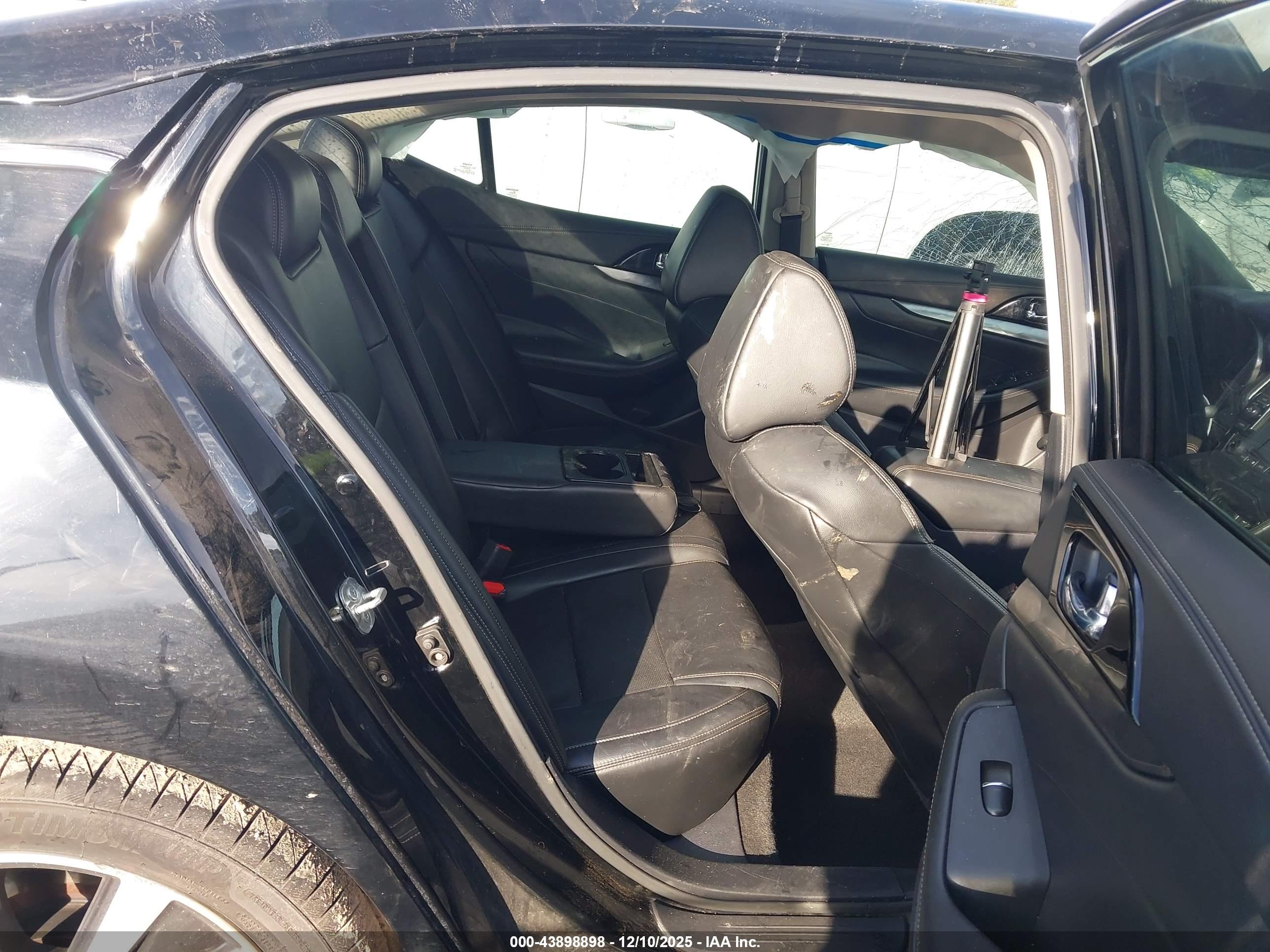 NISSAN MAXIMA image 8