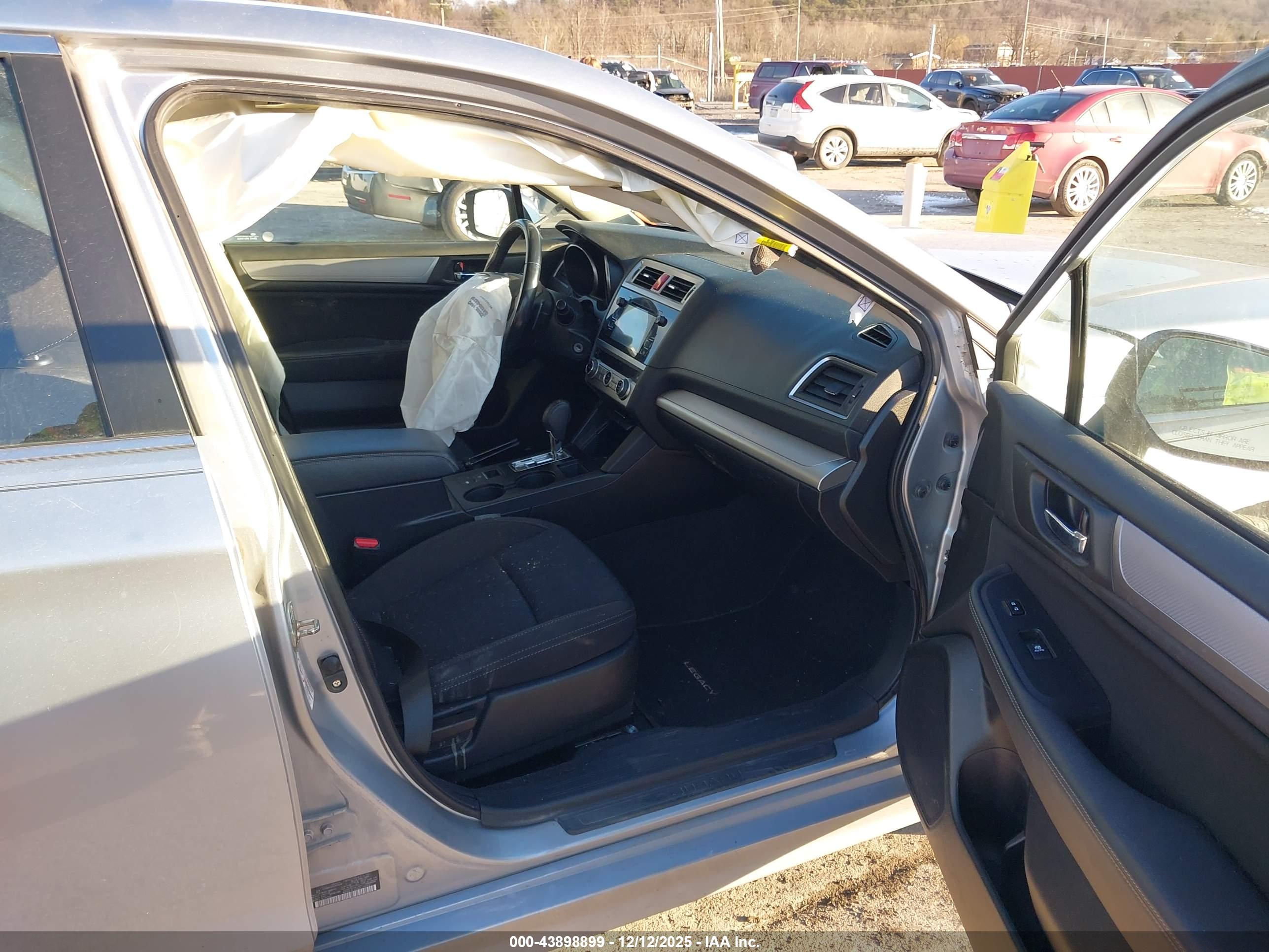 SUBARU LEGACY image 5