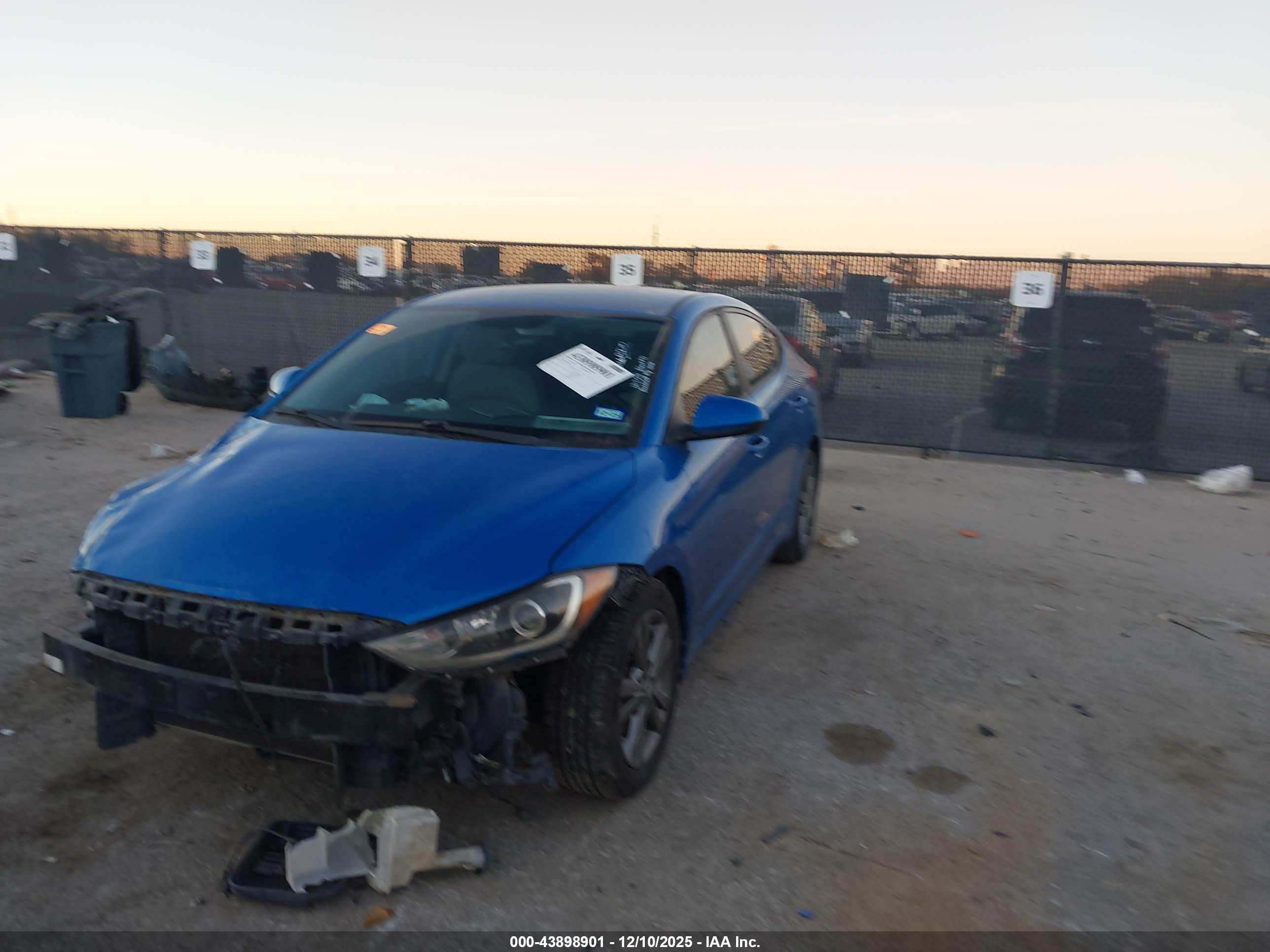 HYUNDAI ELANTRA image 2