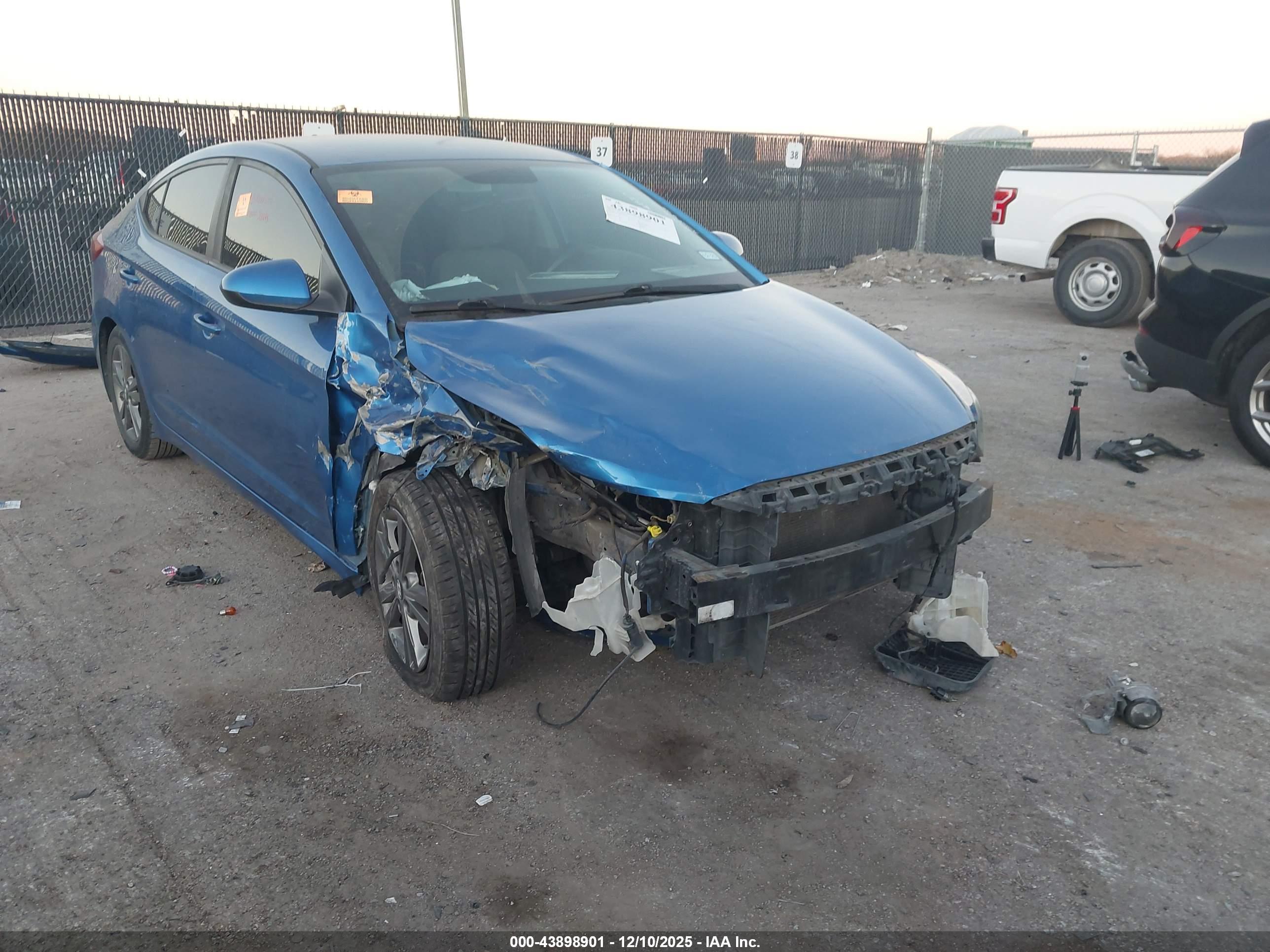 HYUNDAI ELANTRA image 6