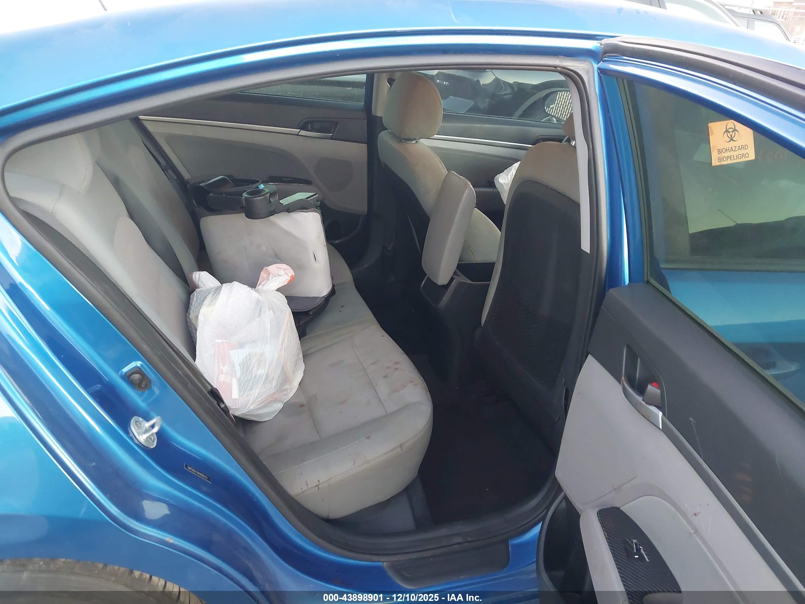 HYUNDAI ELANTRA image 8