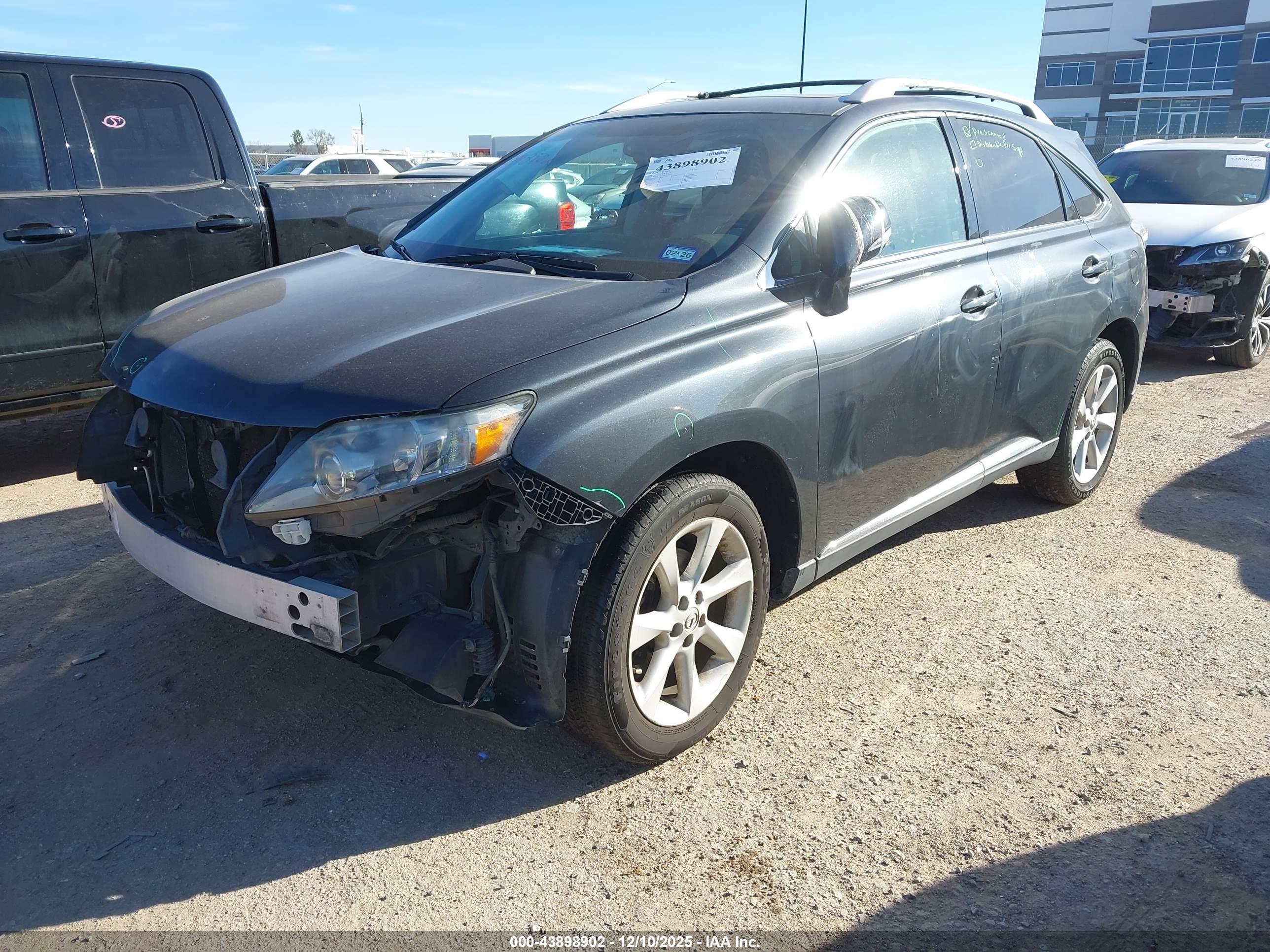 LEXUS RX image 2