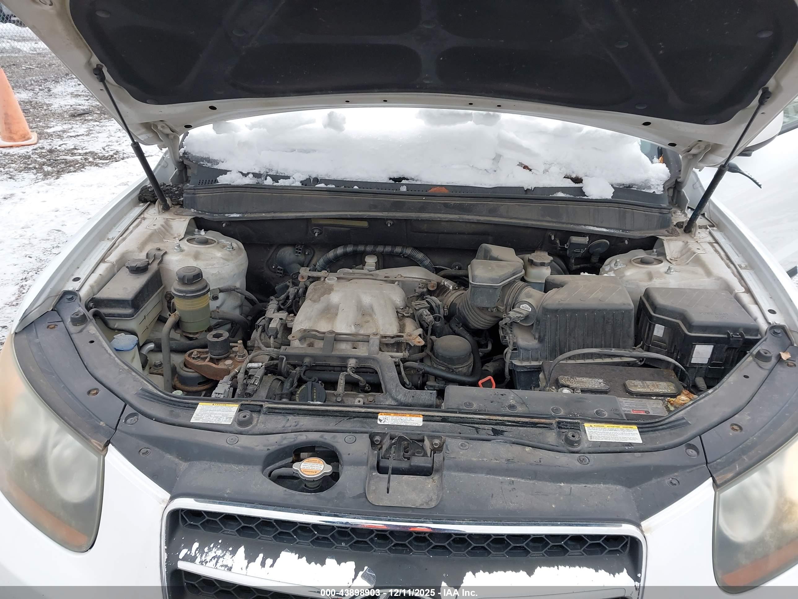 HYUNDAI SANTA image 10