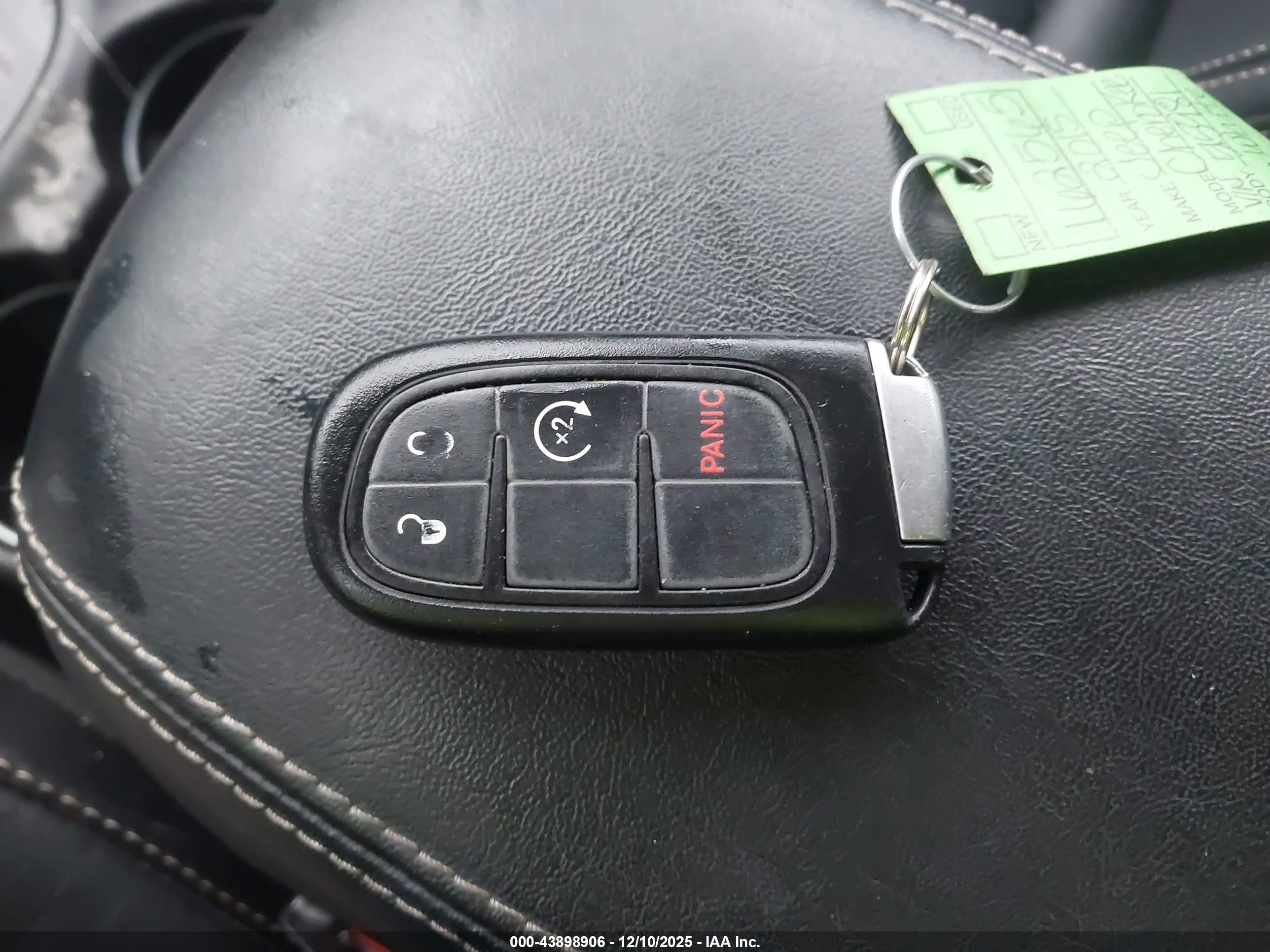 JEEP CHEROKEE image 11