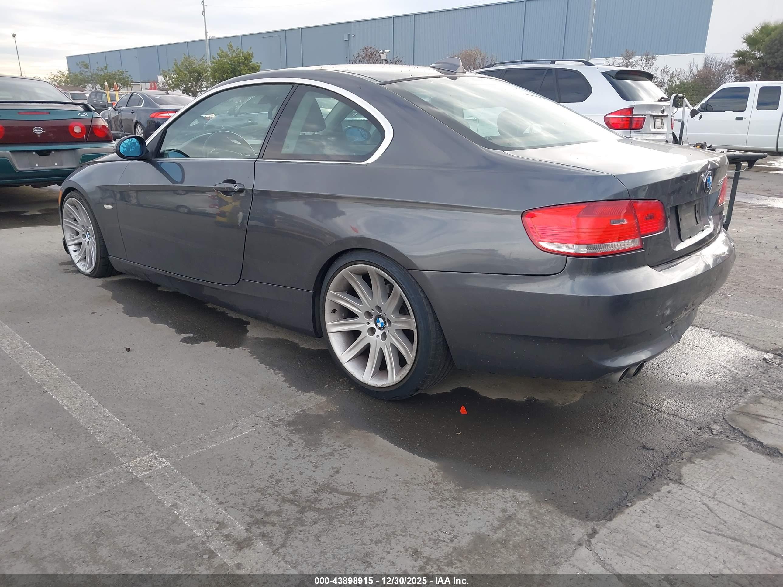 BMW 328I image 3